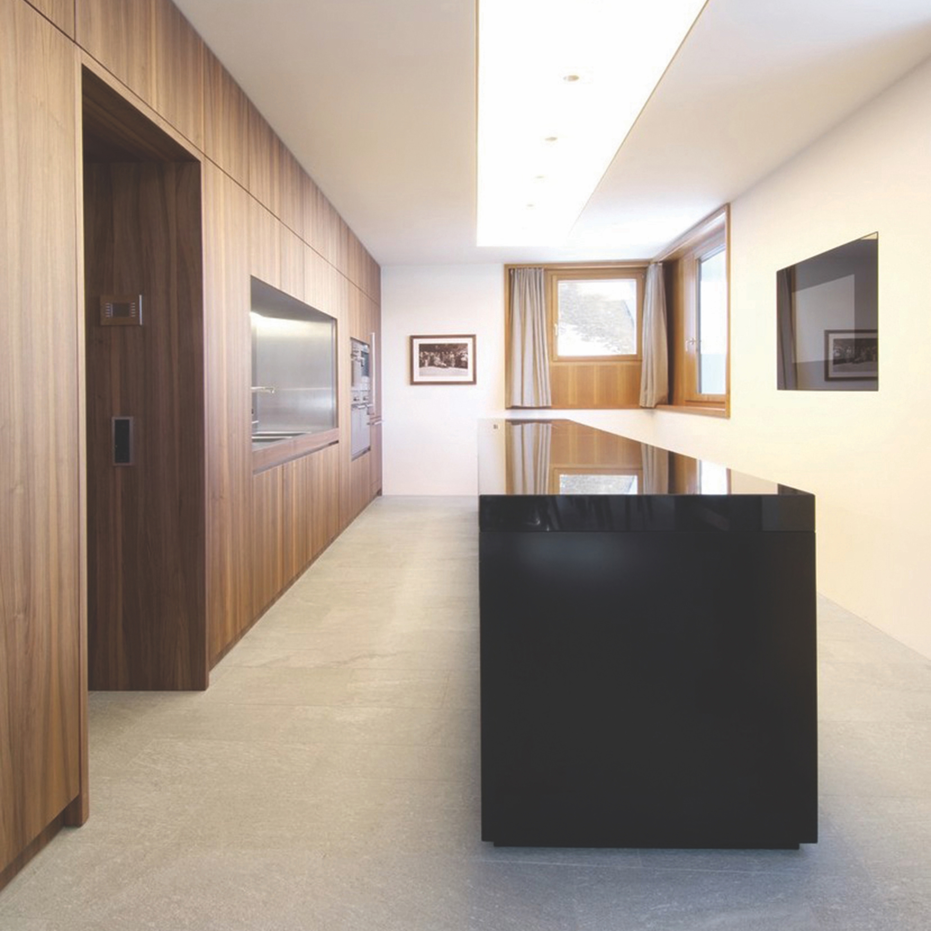Produkt Igloo fitted kitchen in walnut with black stone island des Herstellers STRATO anzeigen
