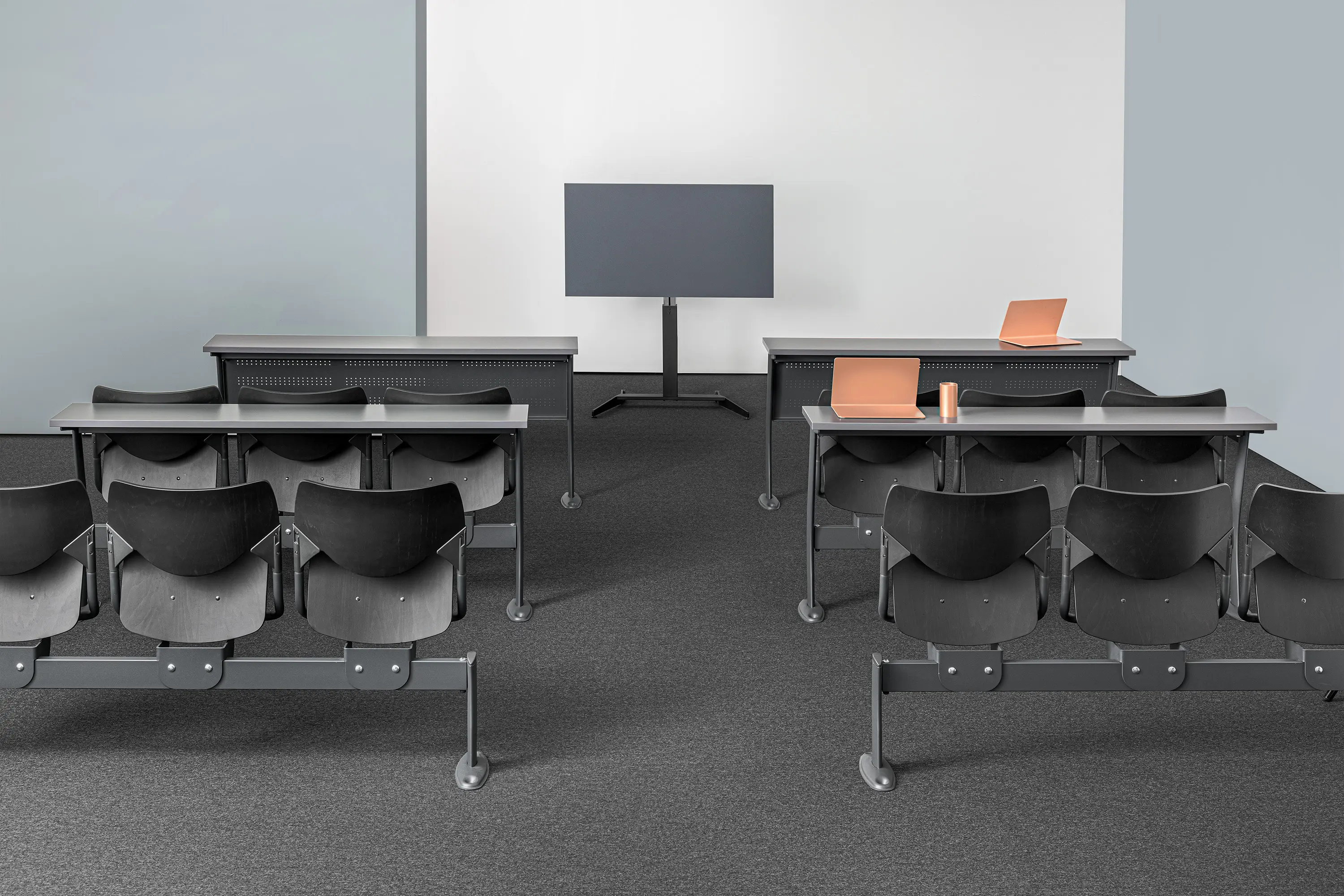 Mara - Gate Bench 6300