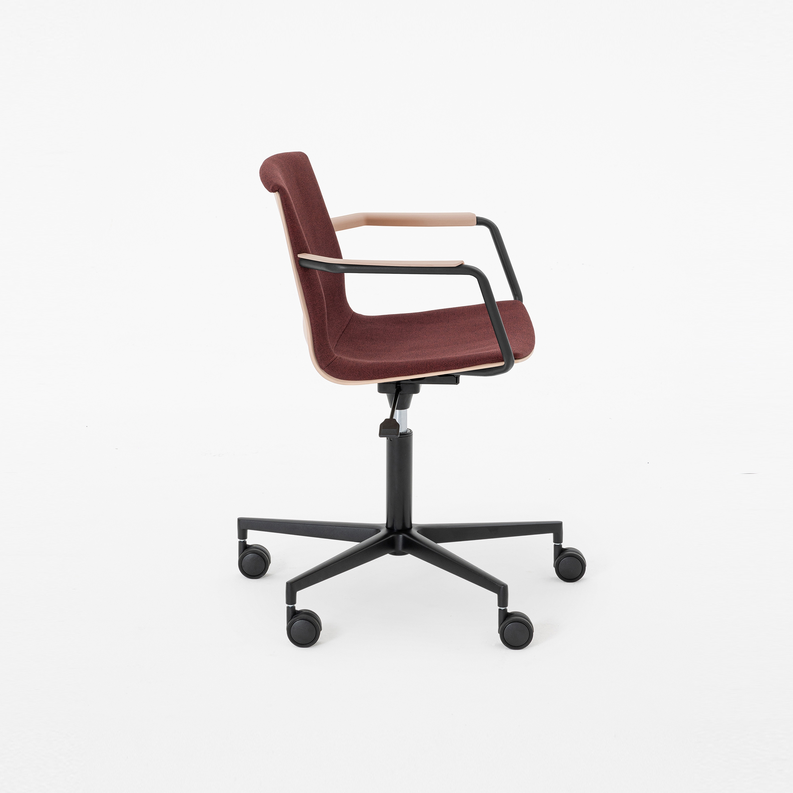 Produkt Loto Swivel armchair 330LB des Herstellers Mara anzeigen