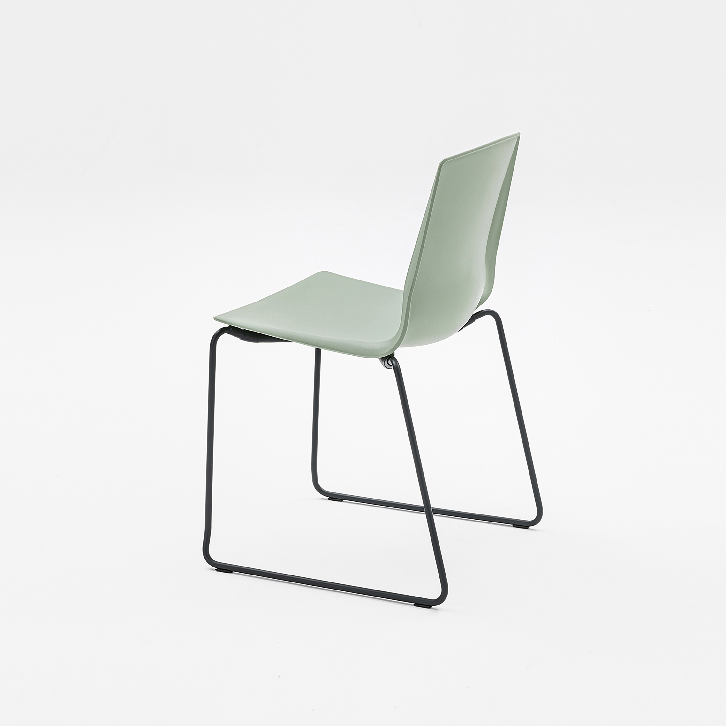 Loto Sled Chair 335L