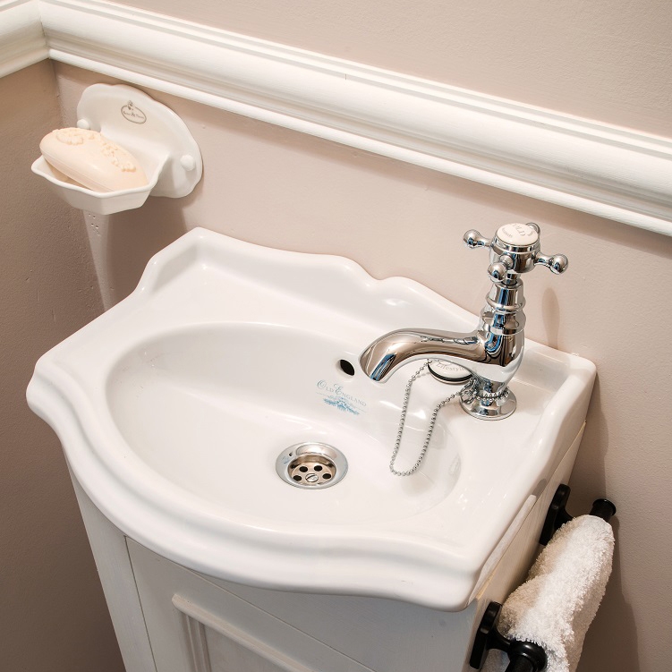 BASINS & LAVATORY SUITES