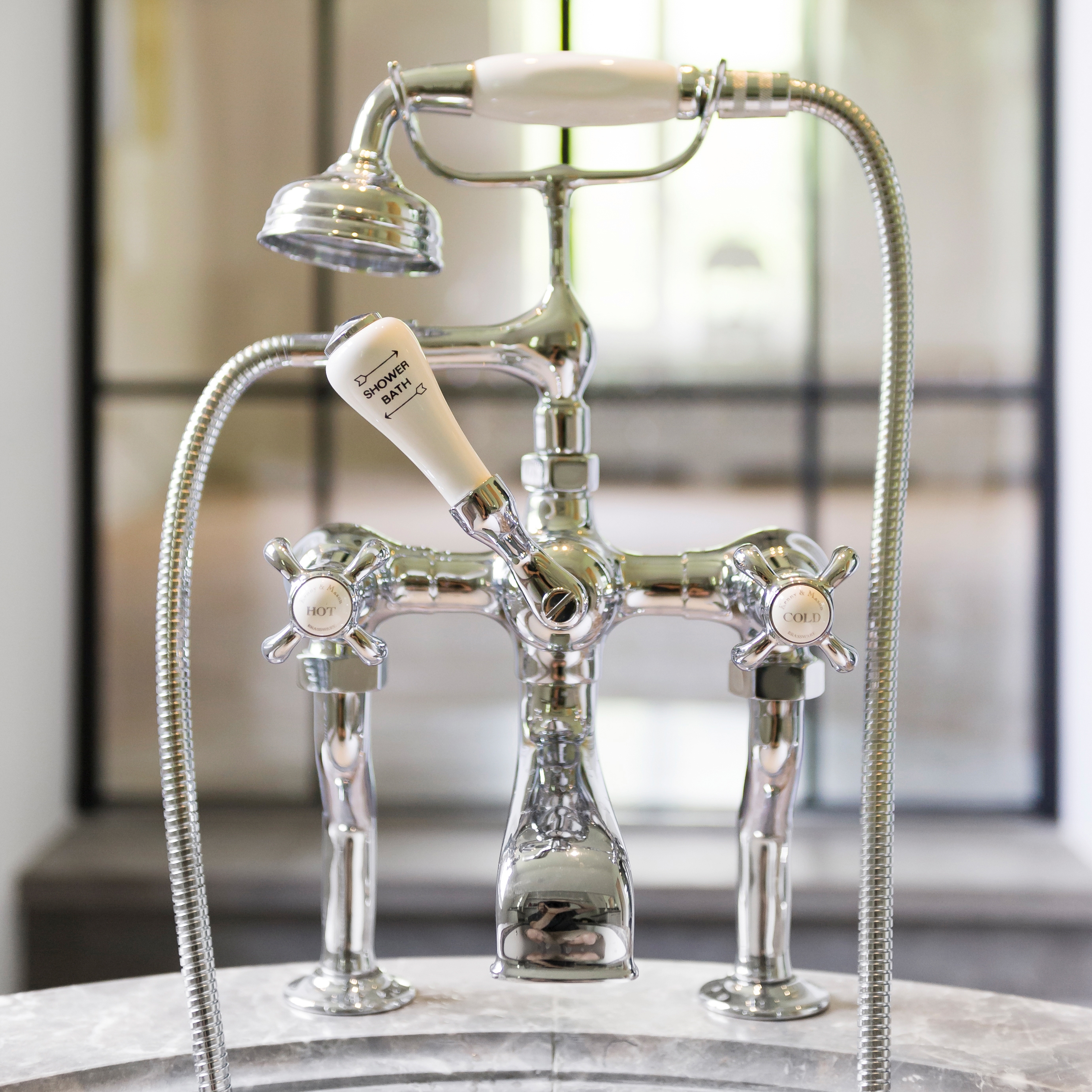 Display product Bath-Shower mixer Deck mounted from manufacturer Kenny & Mason