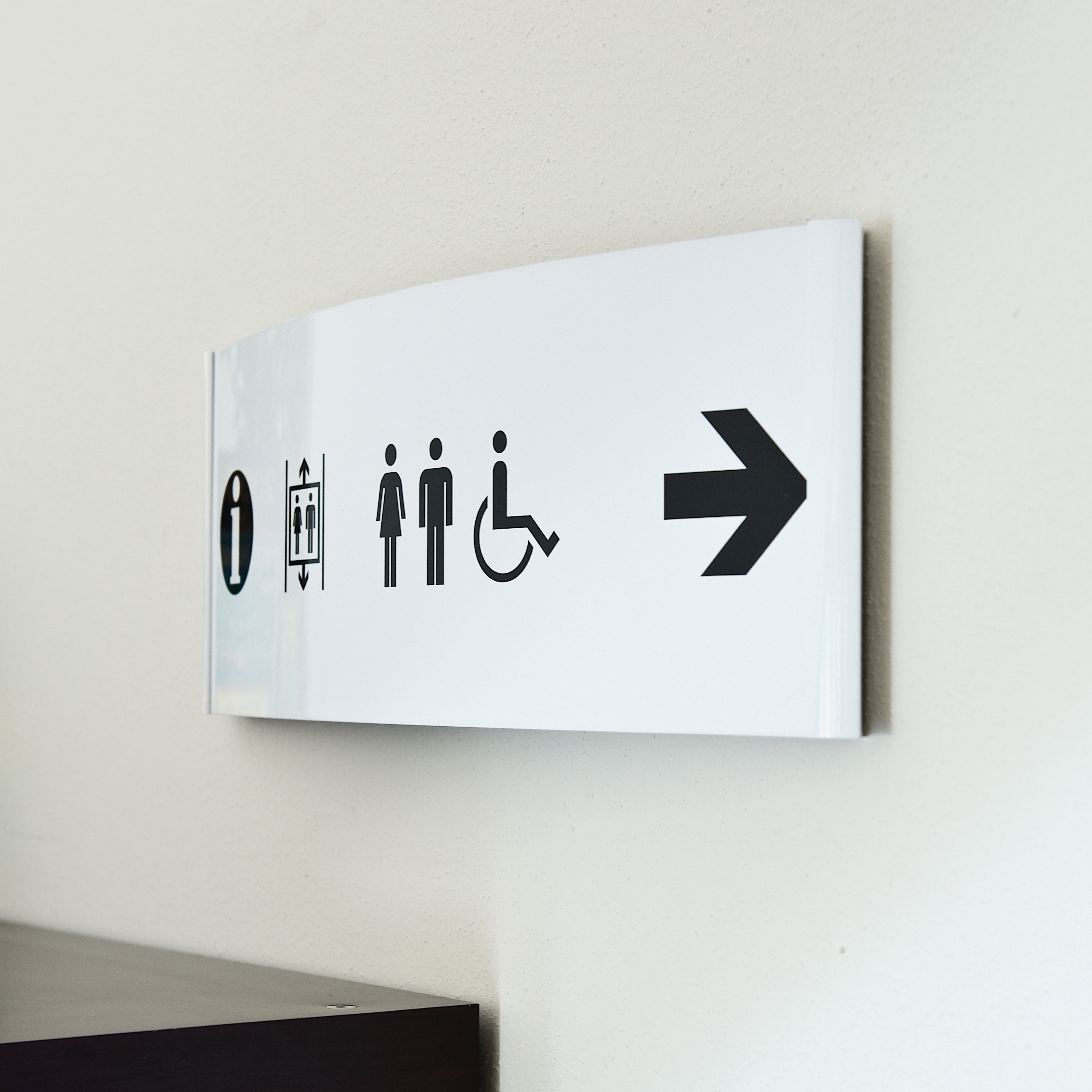 Display product Aura from manufacturer Luno