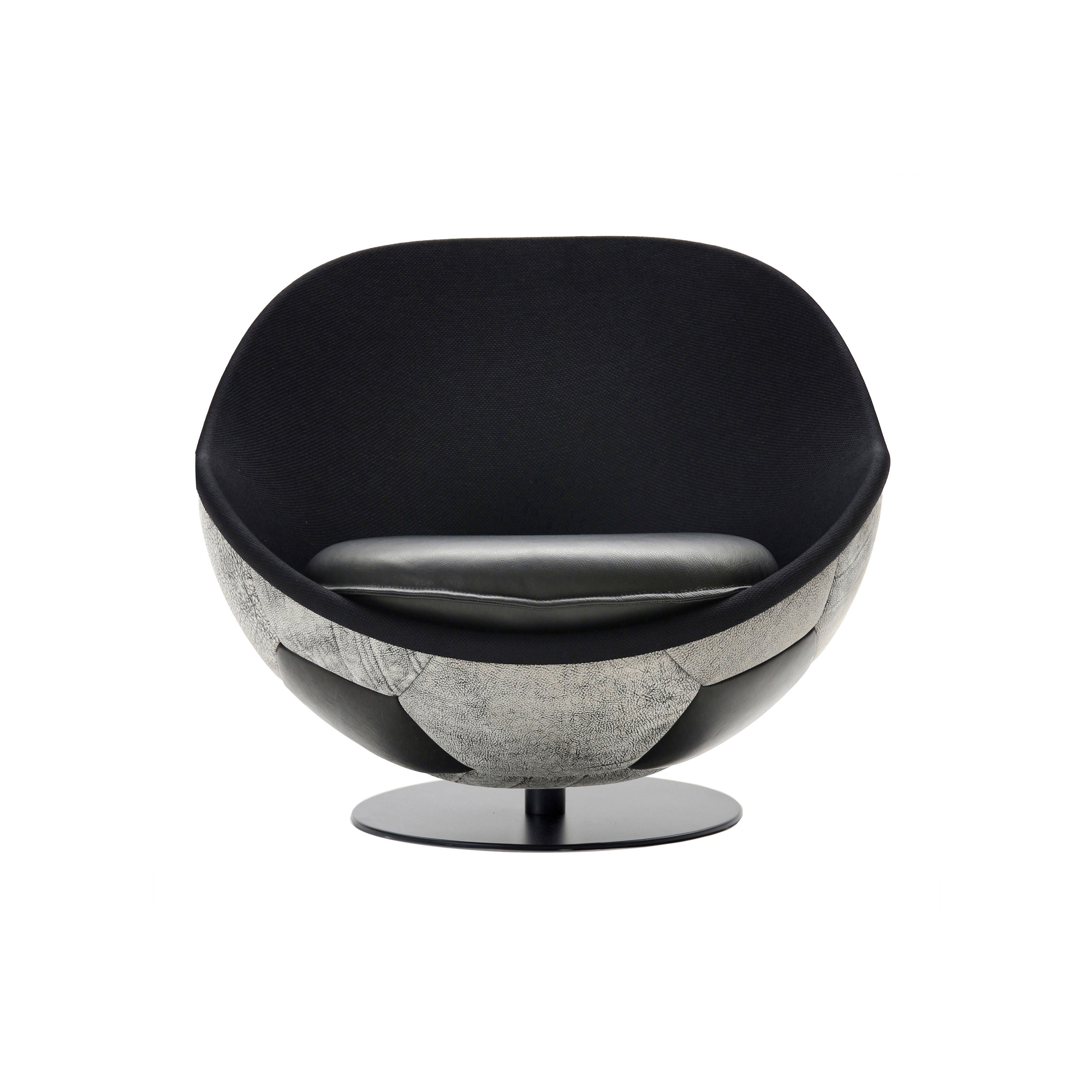 Afficher le produit lillus hattrick | soccer lounge chair du fabricant lento