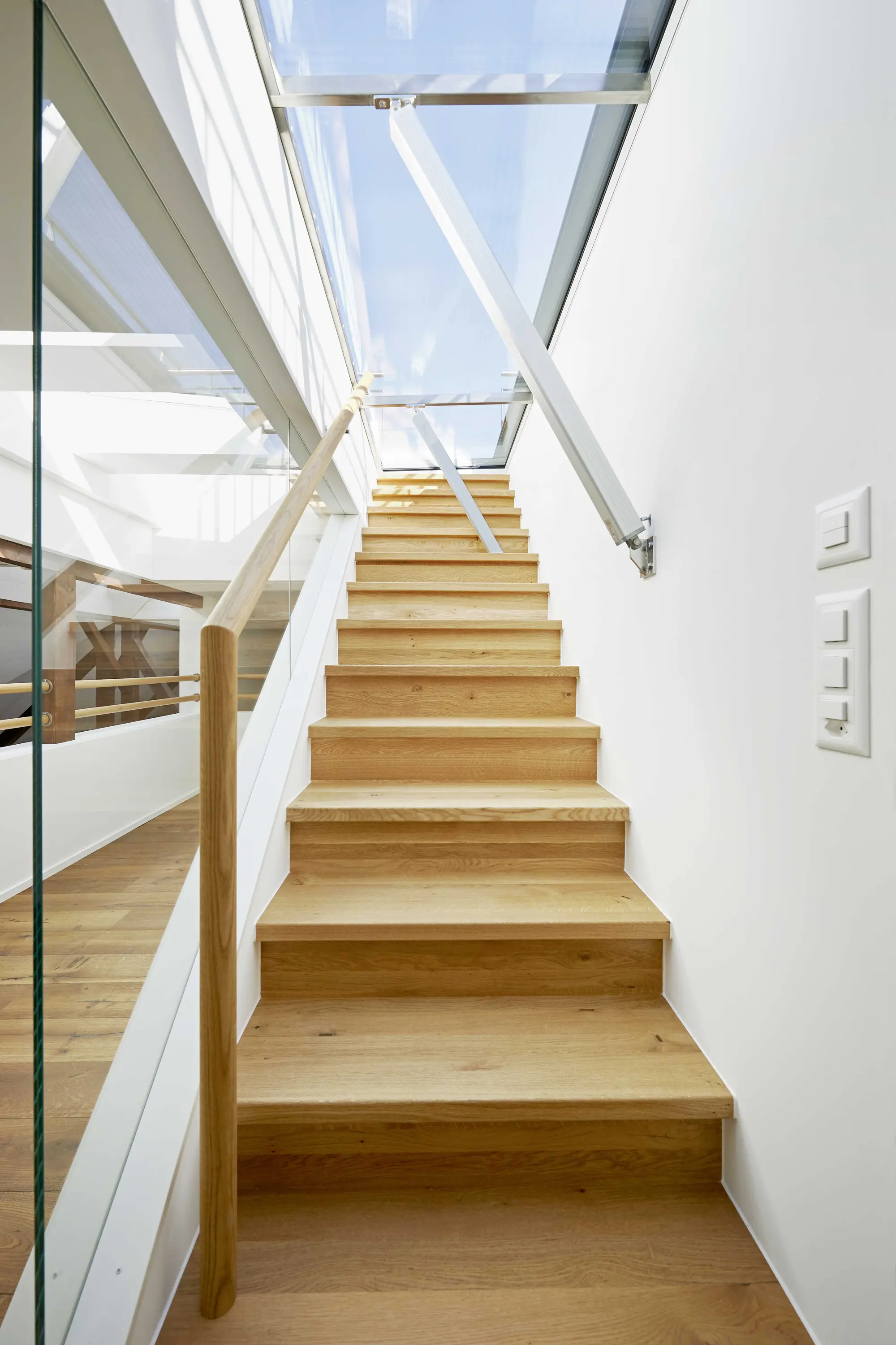 s: stebler - Roof Exit | s: 211E DA
