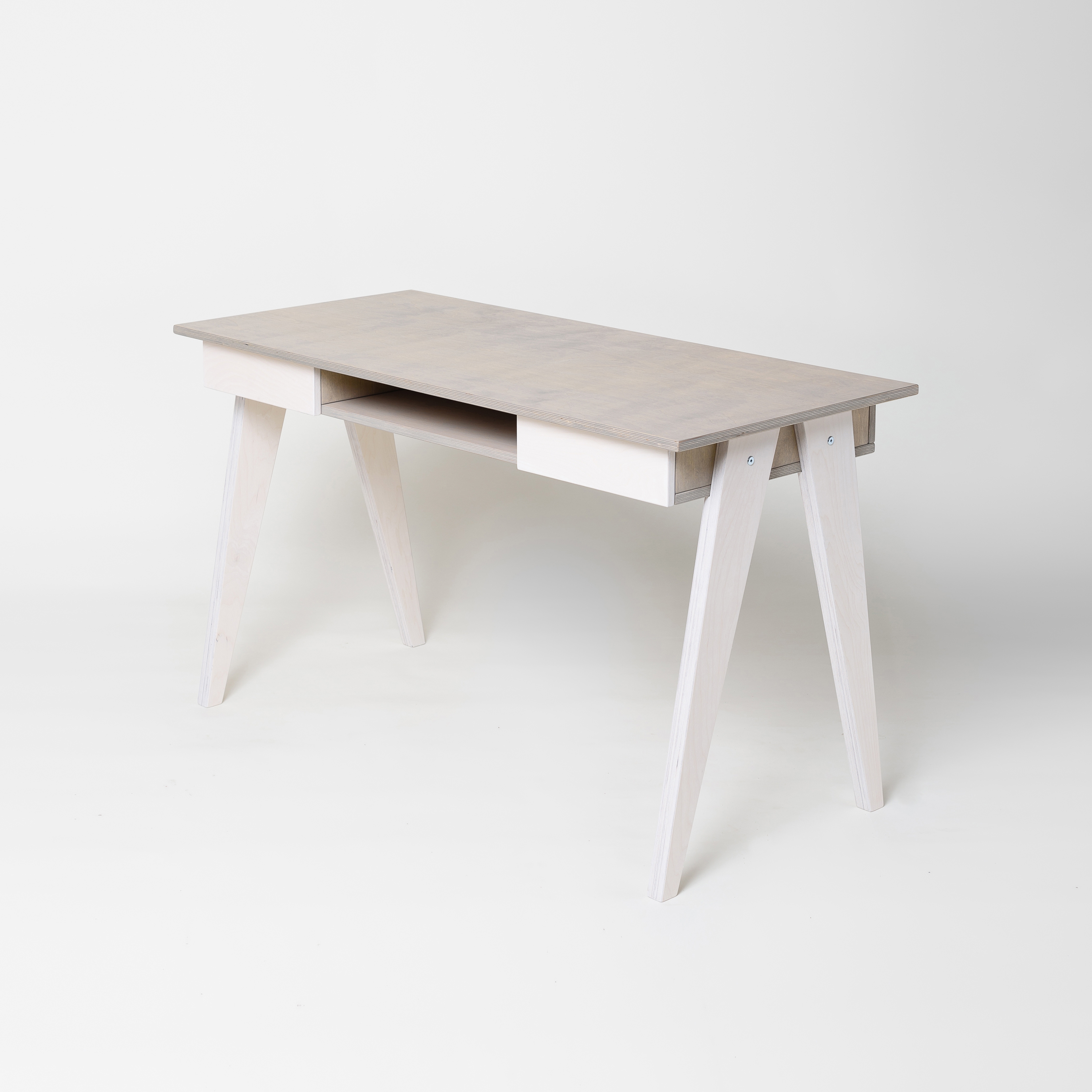 Display product Desk HUH from manufacturer Radis Furniture