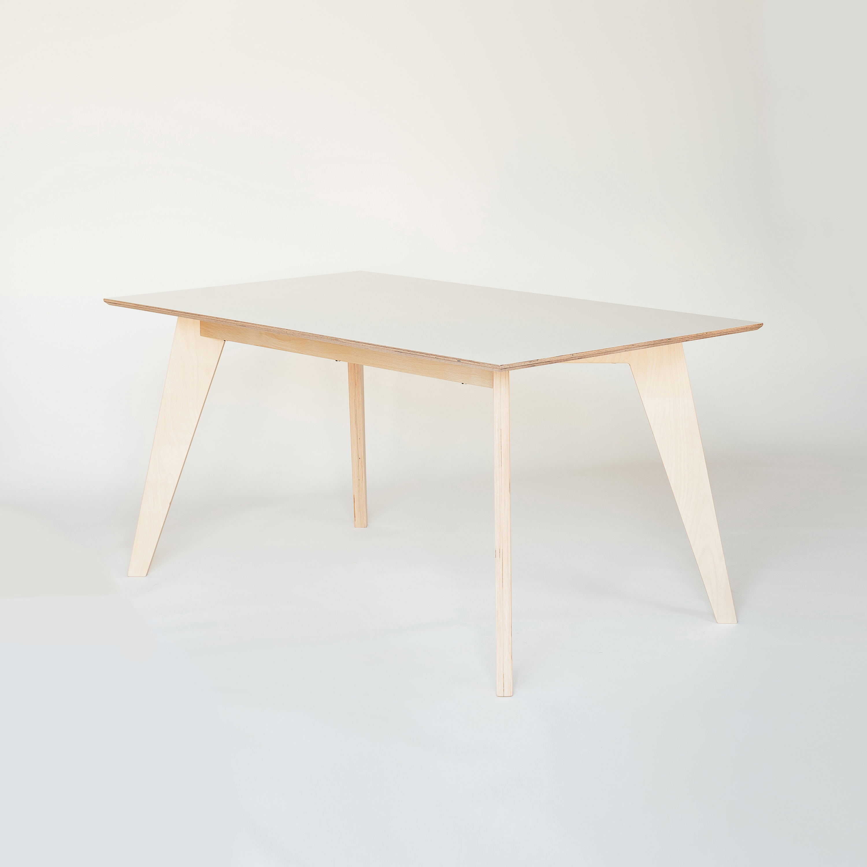 Produkt Dinner table HUH 150cm des Herstellers Radis Furniture anzeigen
