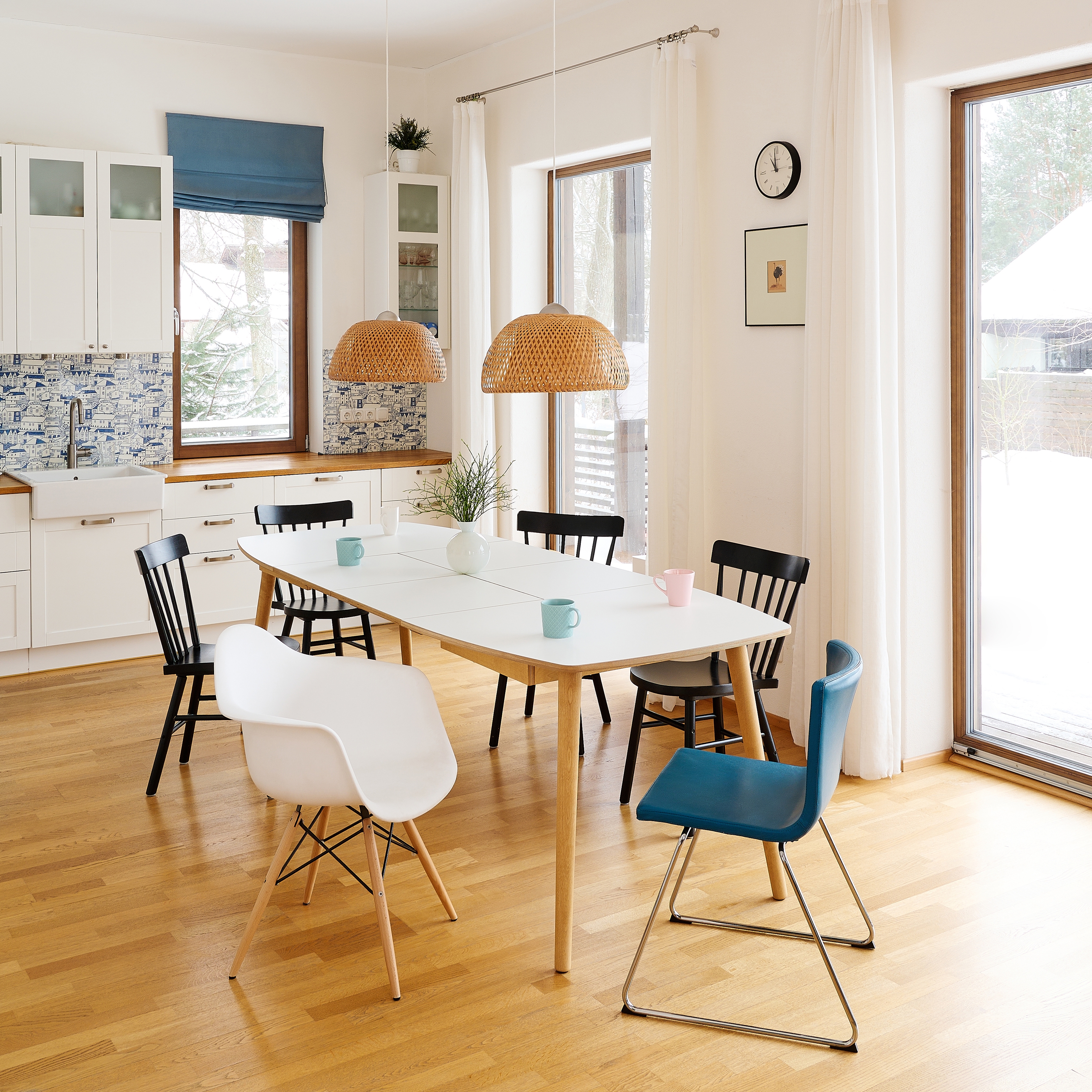 Produkt Ausziehbarer Esstisch NAM-NAM 90x120 / 180 des Herstellers Radis Furniture anzeigen