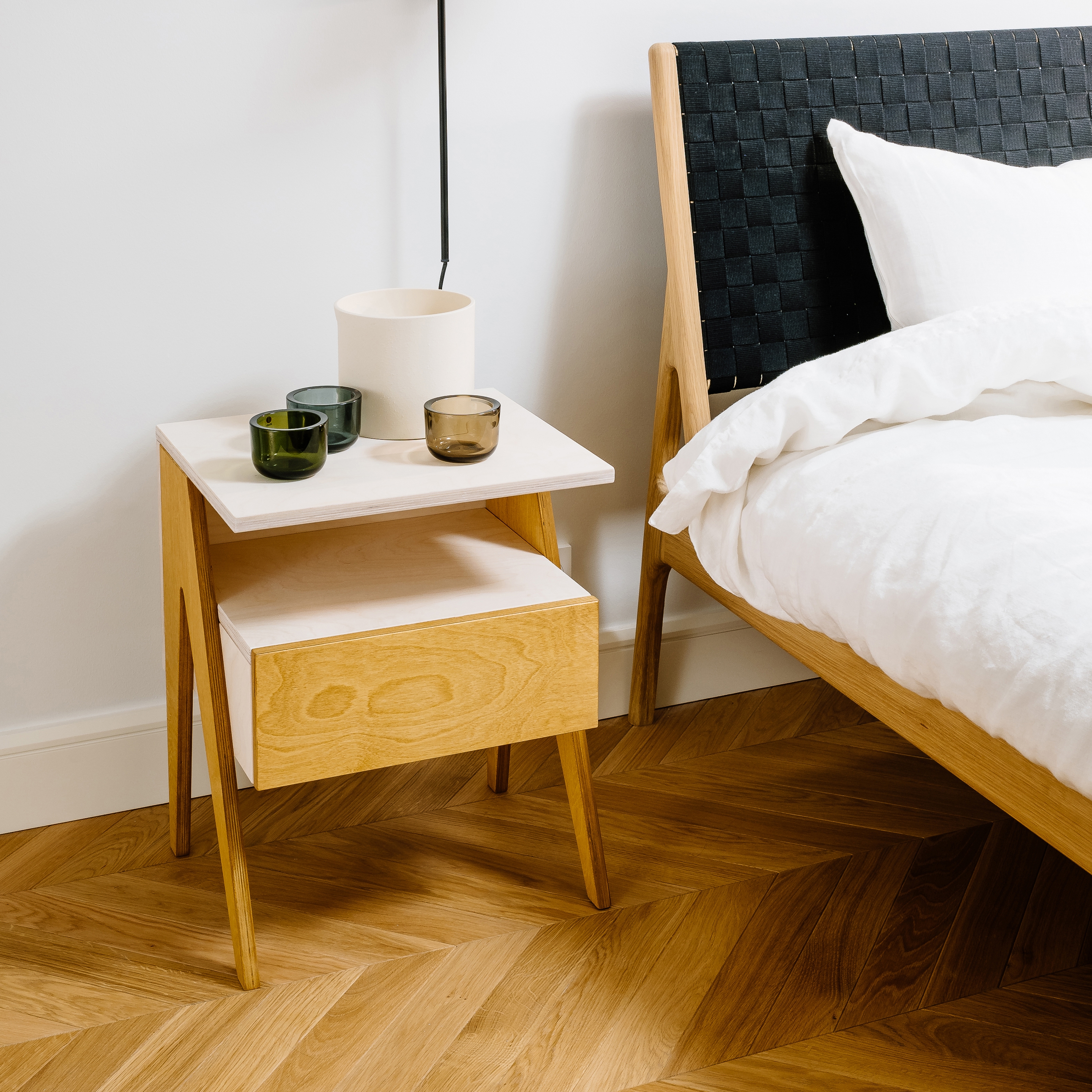 Produkt Nachttisch HUH des Herstellers Radis Furniture anzeigen