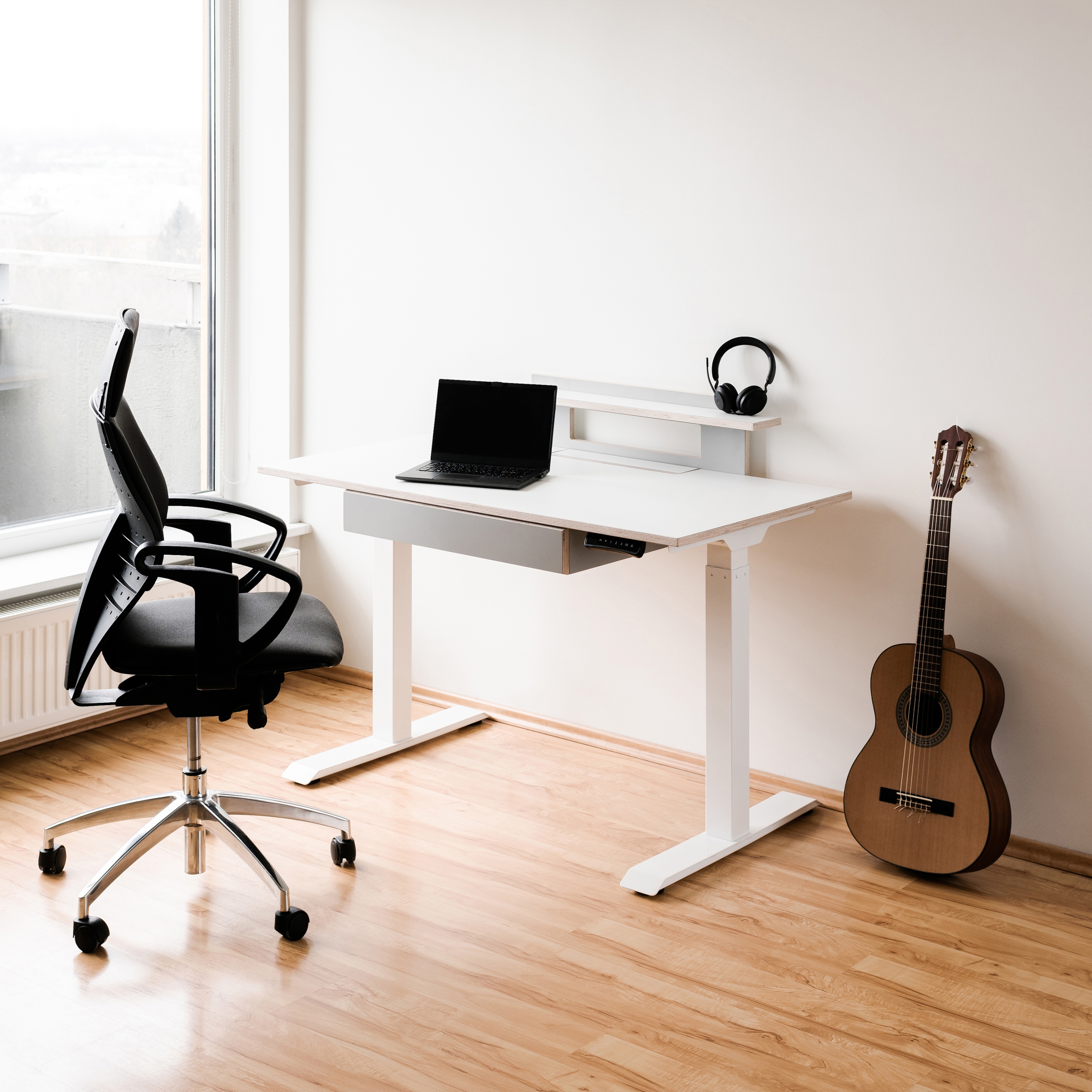 Produkt Höhenverstellbarer Schreibtisch VISTA des Herstellers Radis Furniture anzeigen