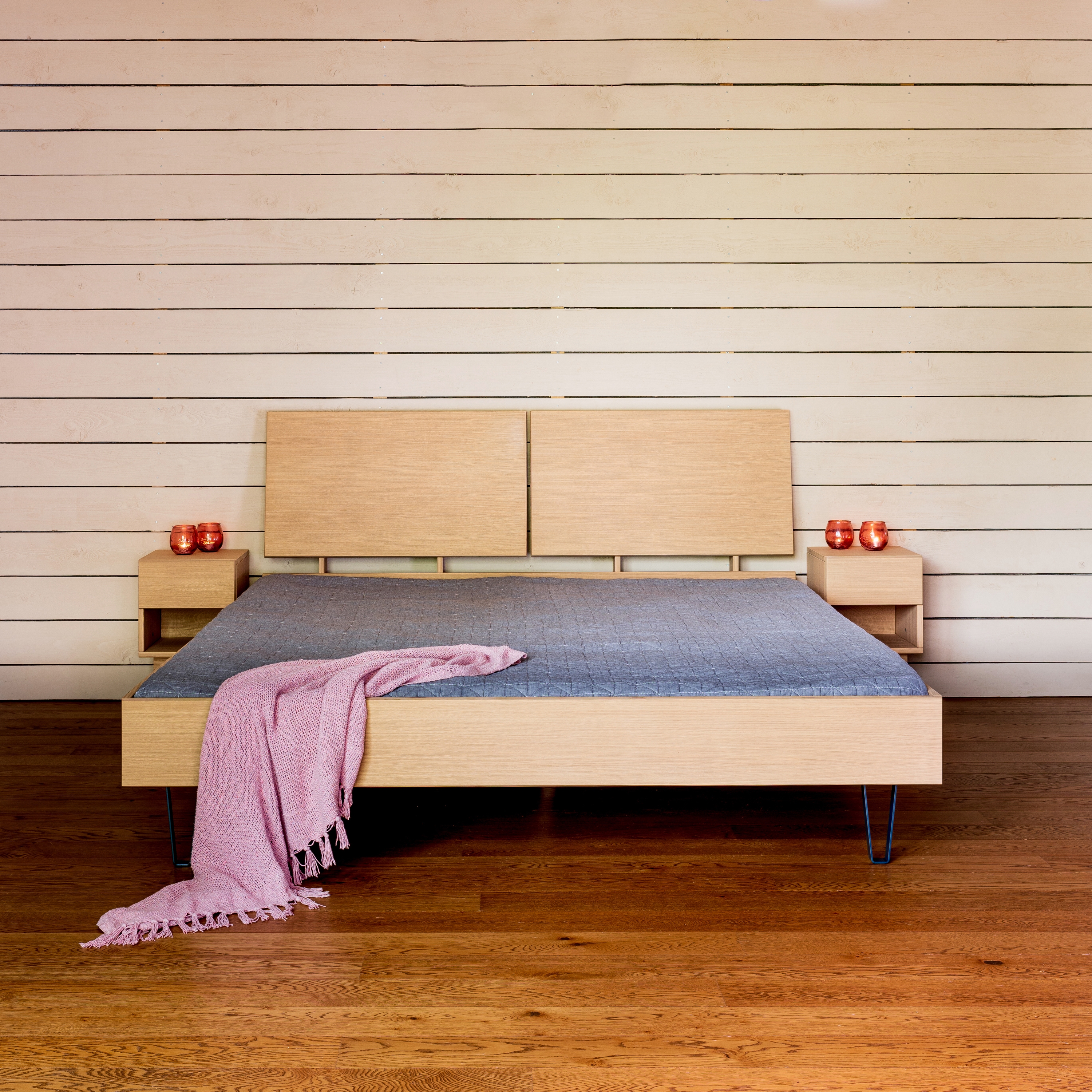 Produkt Bett BOXY mit Nachttischen des Herstellers Radis Furniture anzeigen