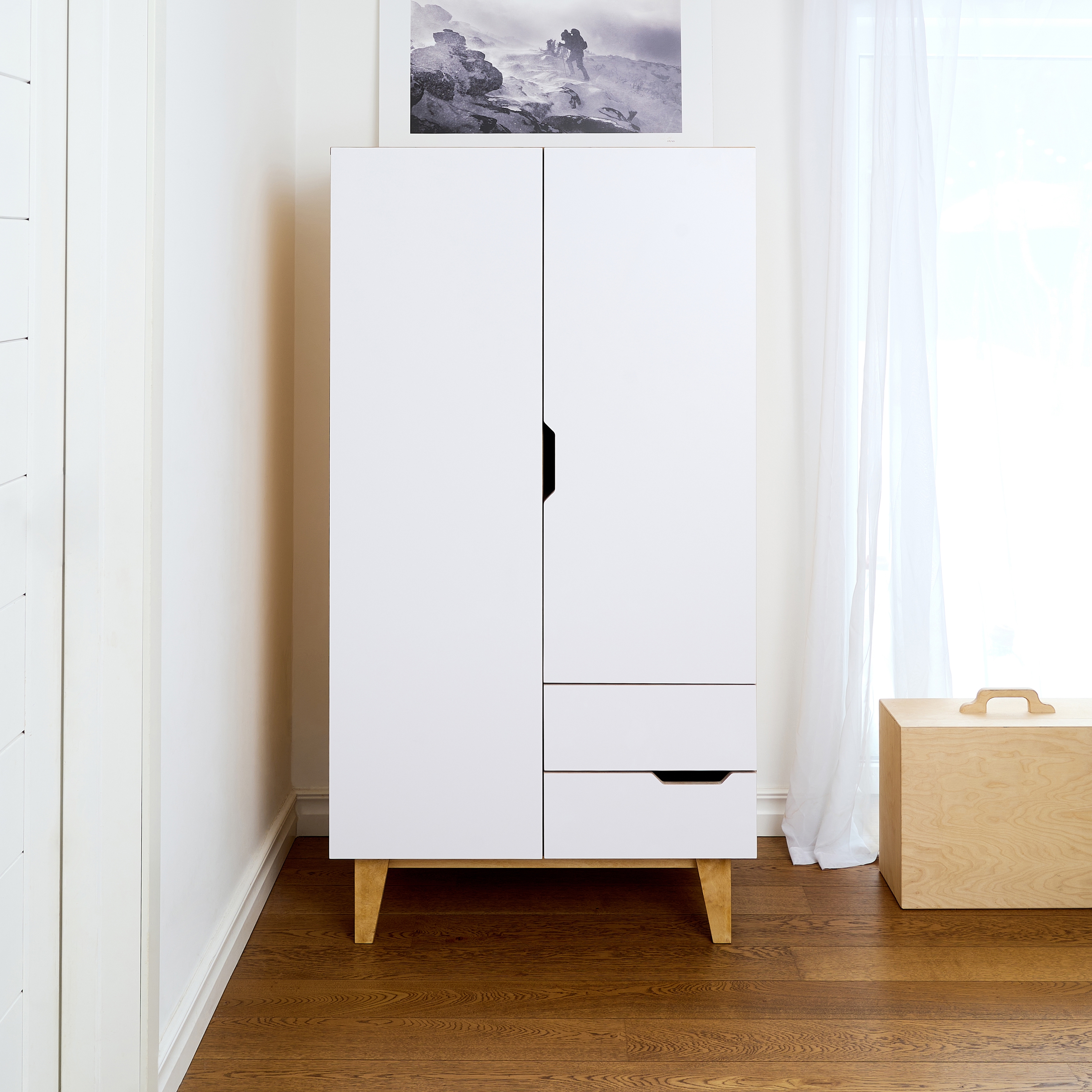 Wardrobe HUH with 2 doors and 2 drawers