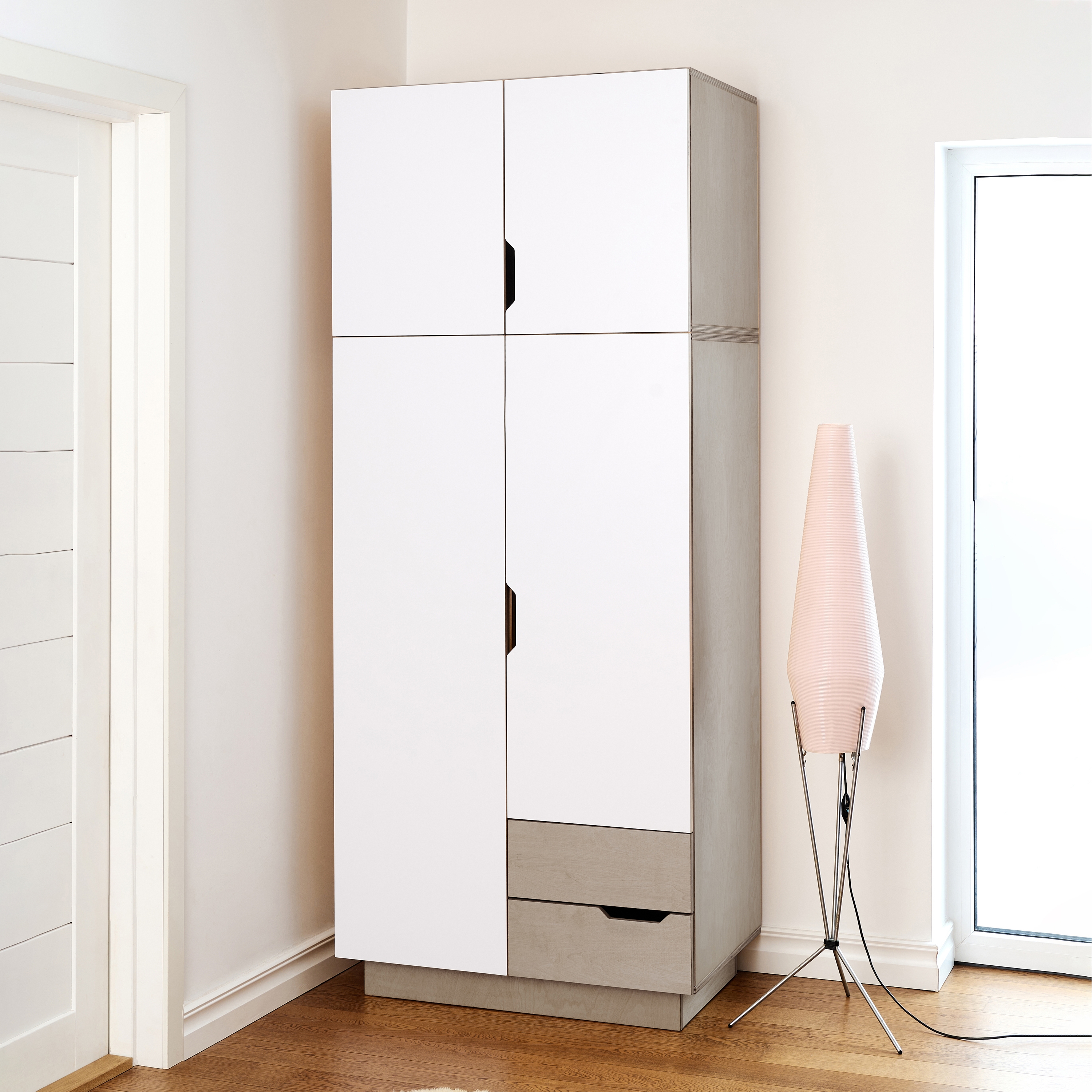 SCHRANK HUH mit 2 Türen und extra Ebene