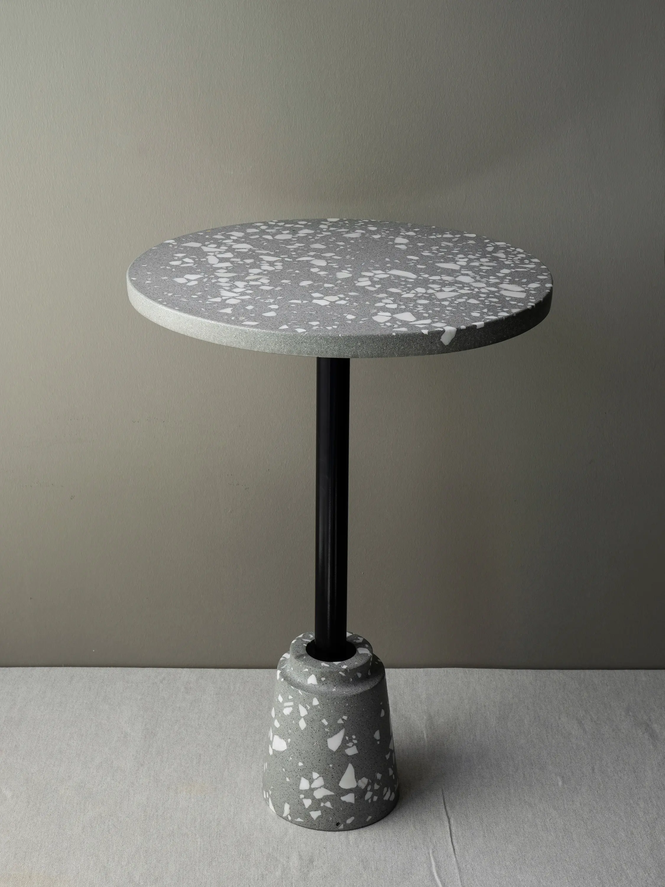 Karoistanbul - Conic Gray Coffee Table