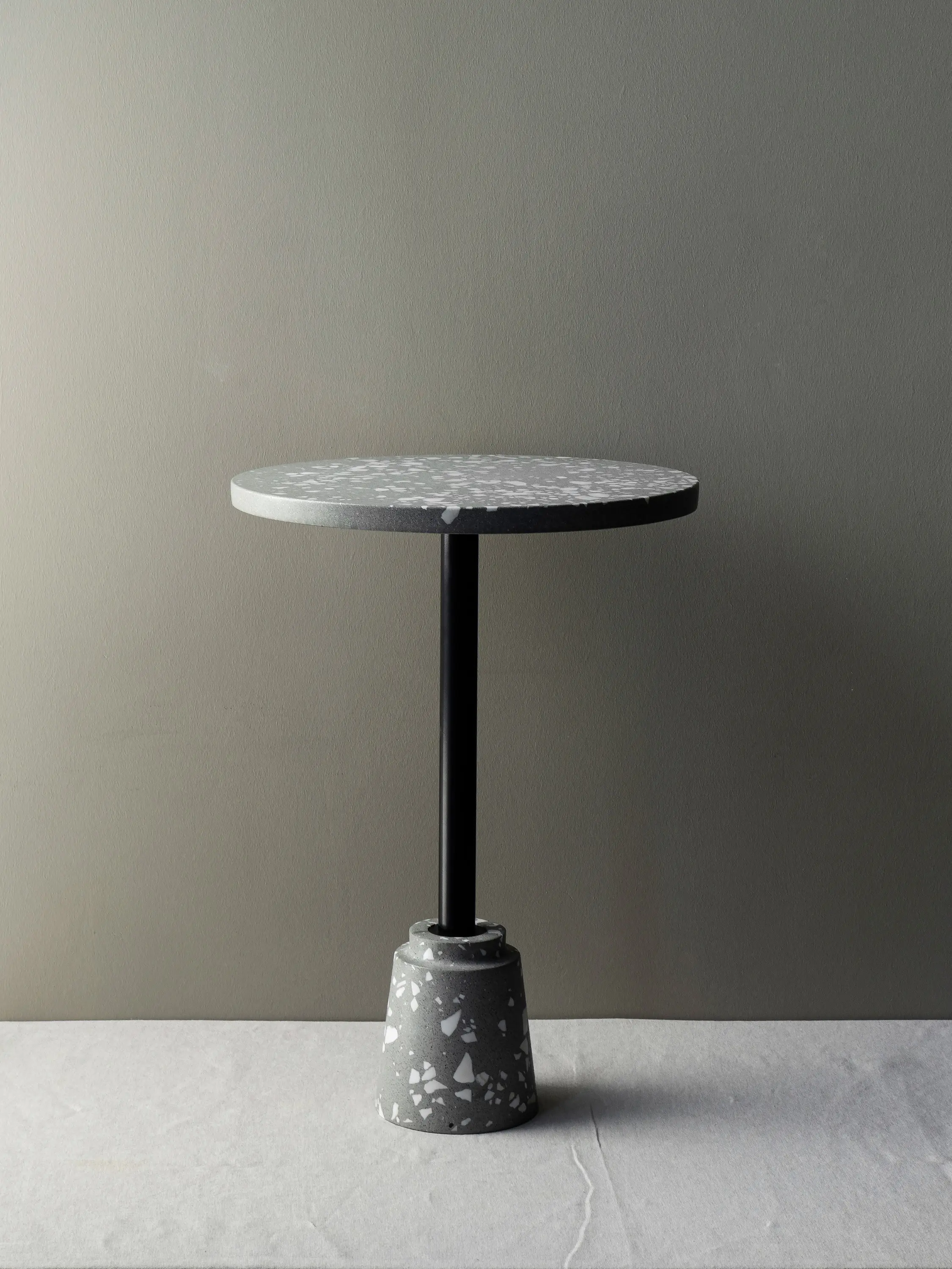 Karoistanbul - Conic Gray Coffee Table