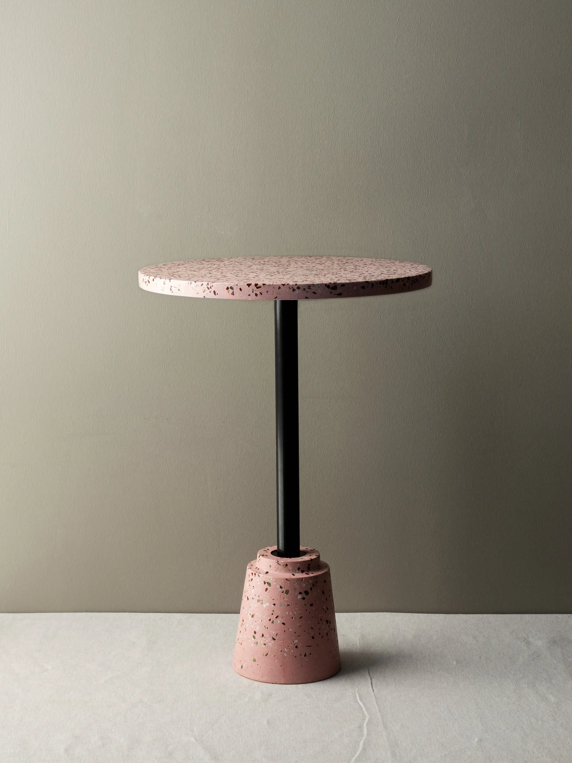 Karoistanbul - Conic Pink Coffee Table