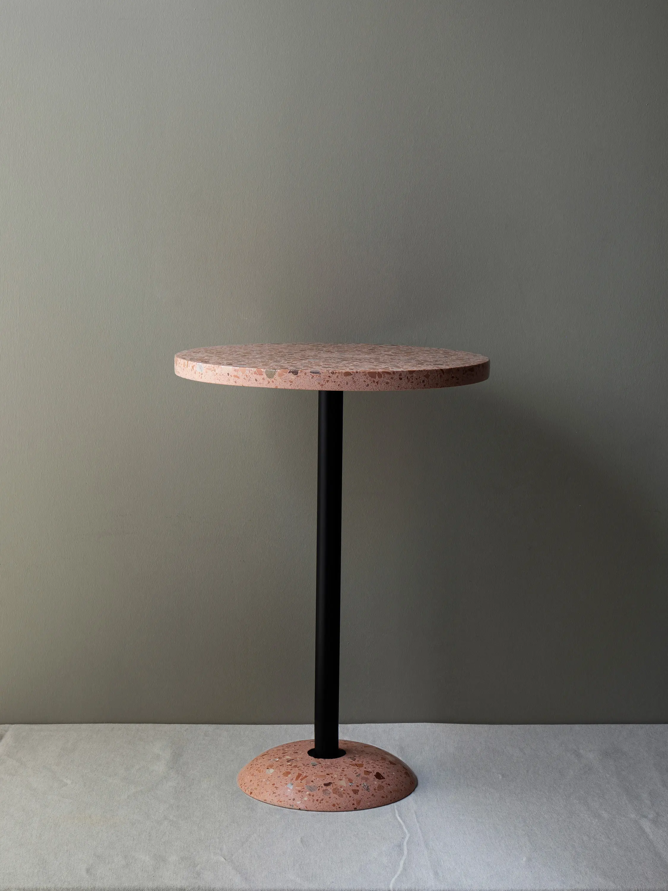 Karoistanbul - Orange Coffee Table