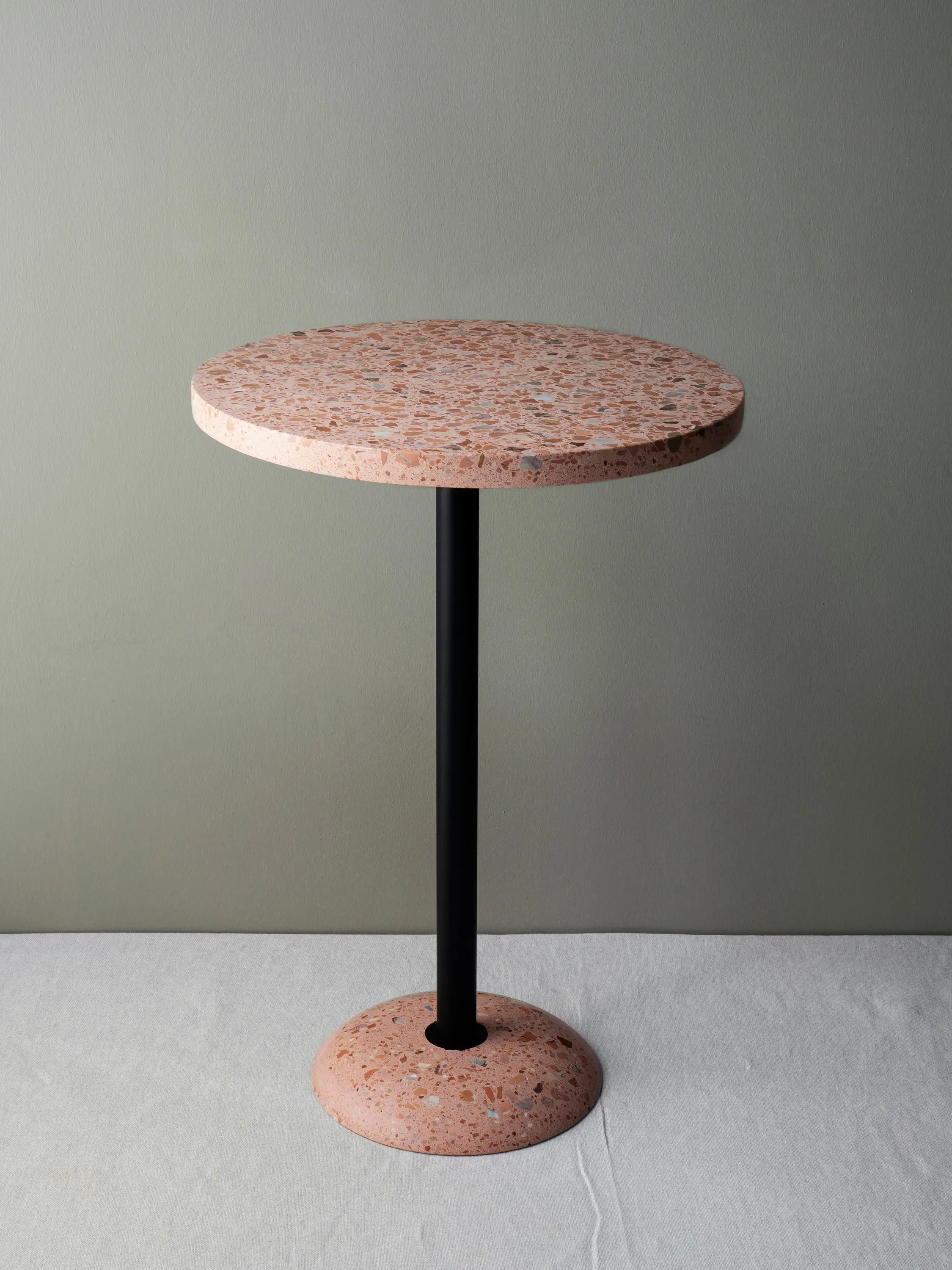 Karoistanbul - Orange Coffee Table
