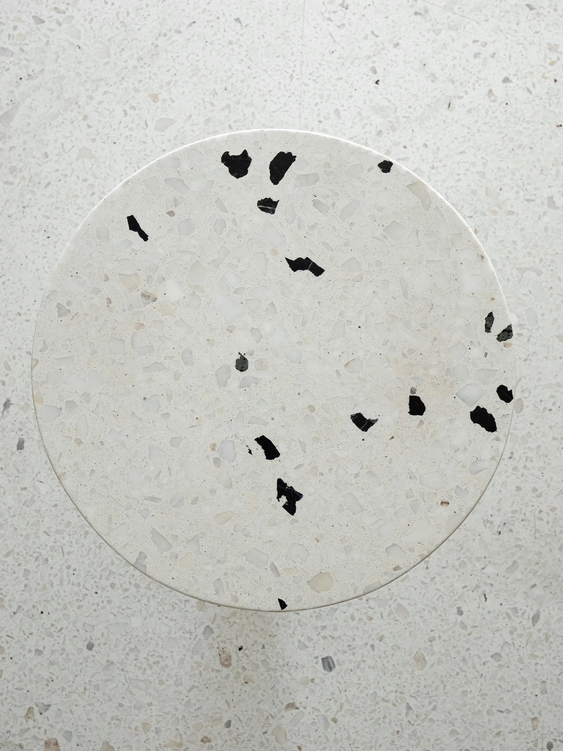 Karoistanbul - White & Black Coffee Table