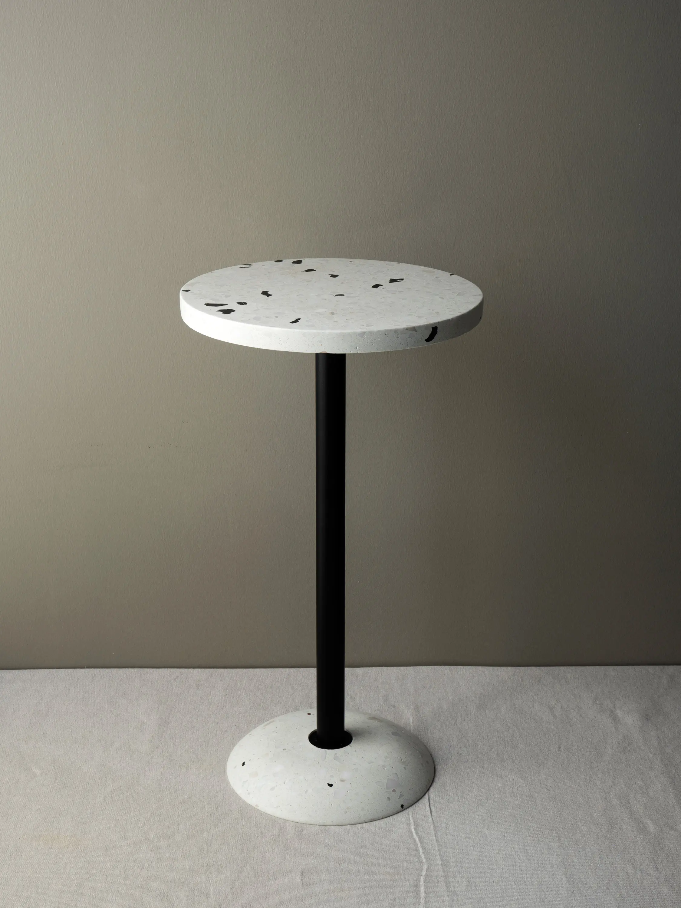 Karoistanbul - White & Black Coffee Table