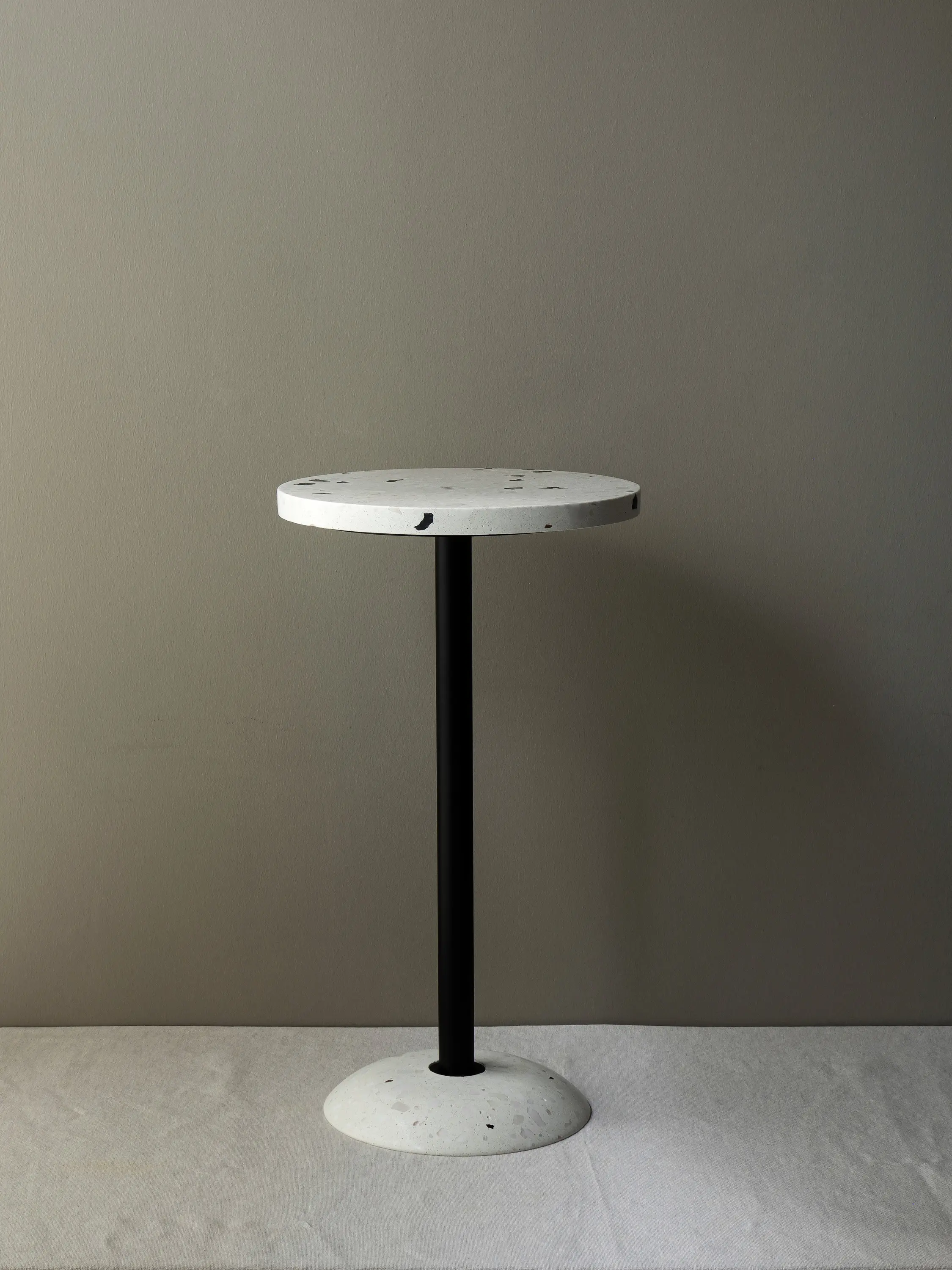 Karoistanbul - White & Black Coffee Table