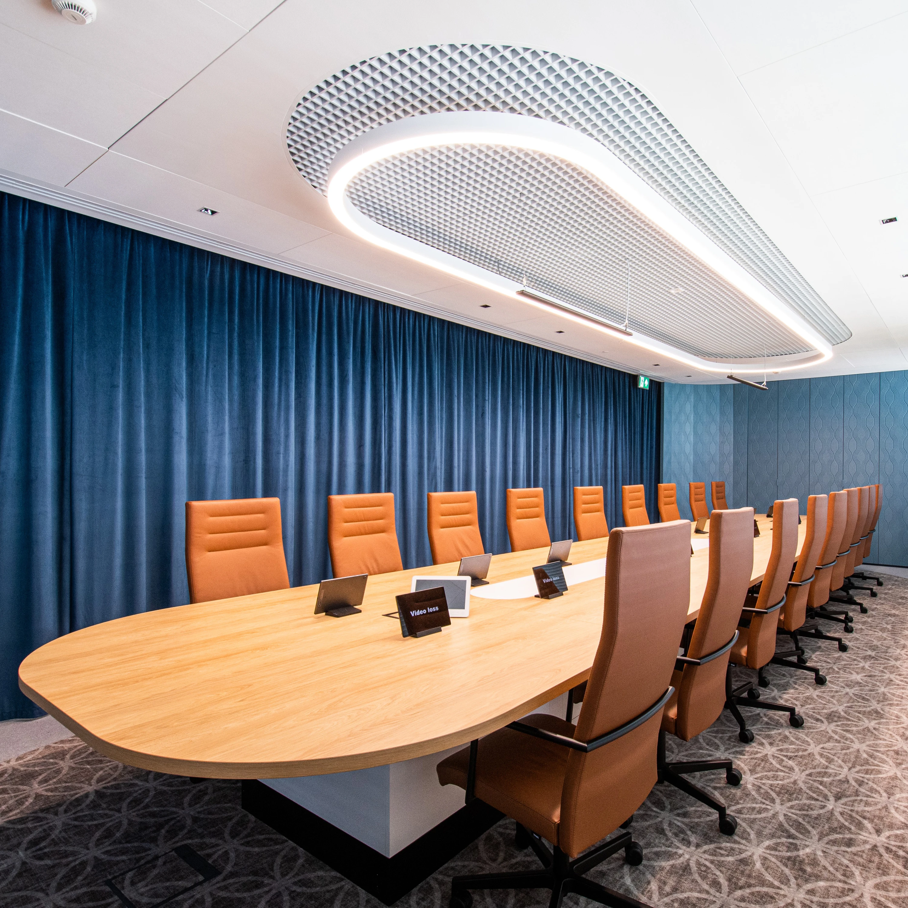 CONFERENCE AND CAFÉ CHAIRS