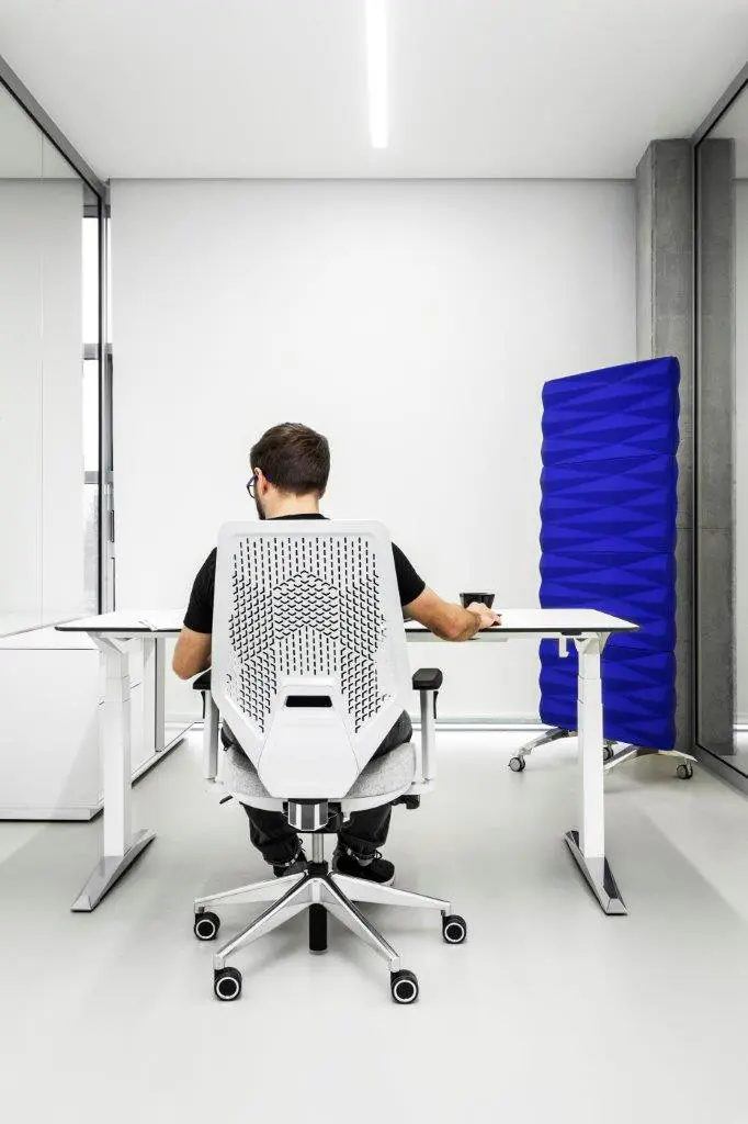 VANK - V6 swivel chair, upholstered