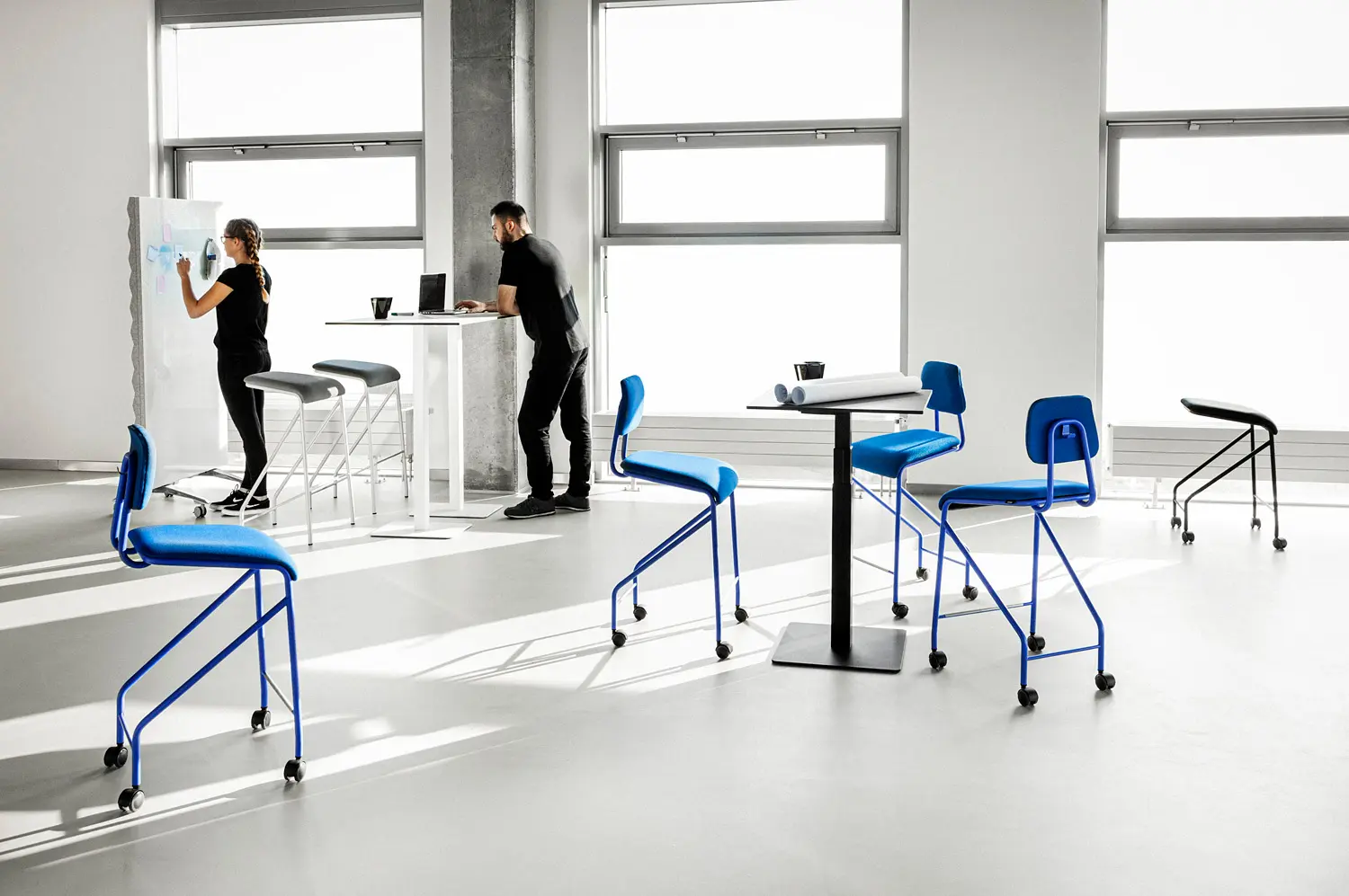VANK - CO high meeting stool