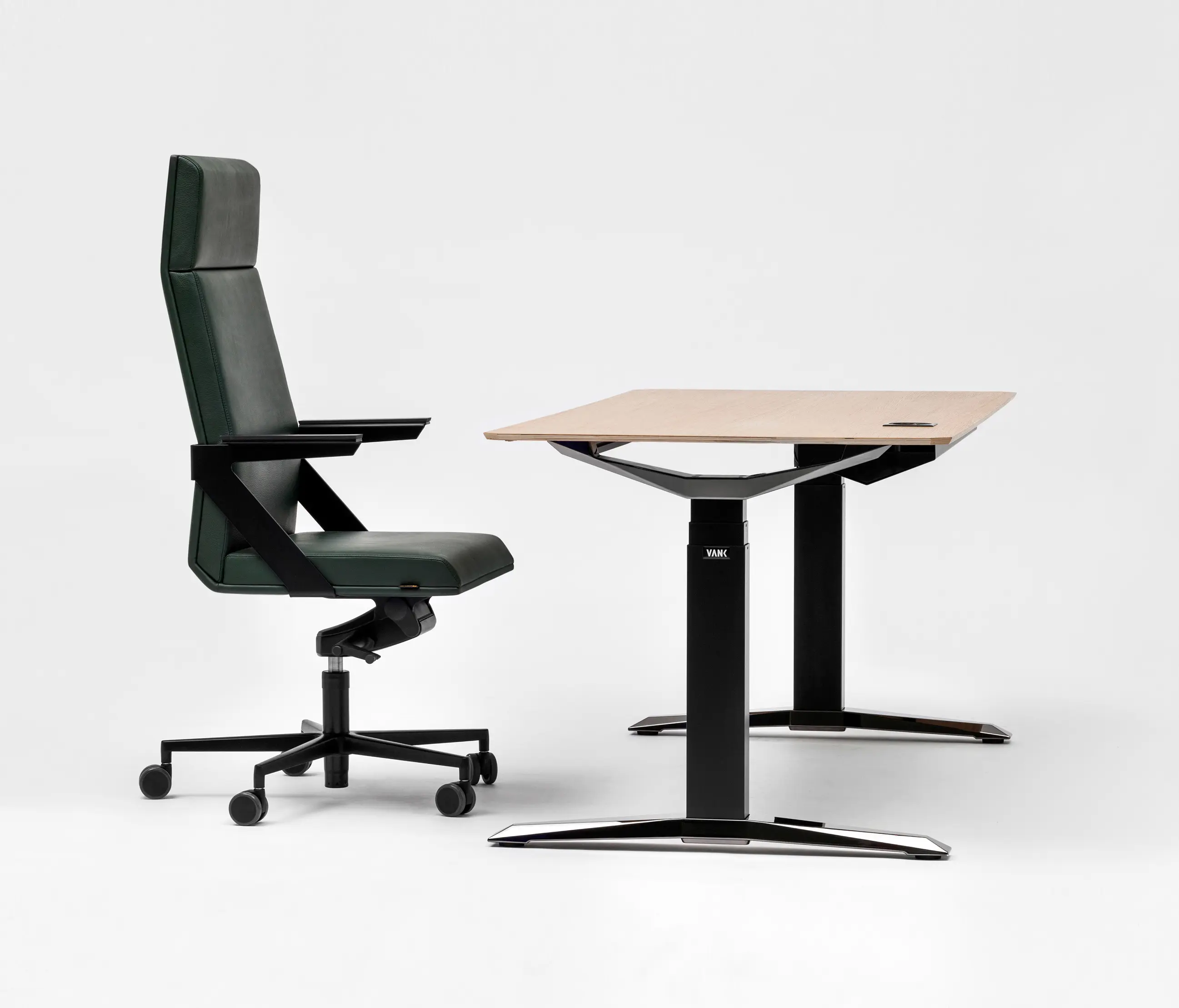 VANK - FIL swivel amrchair