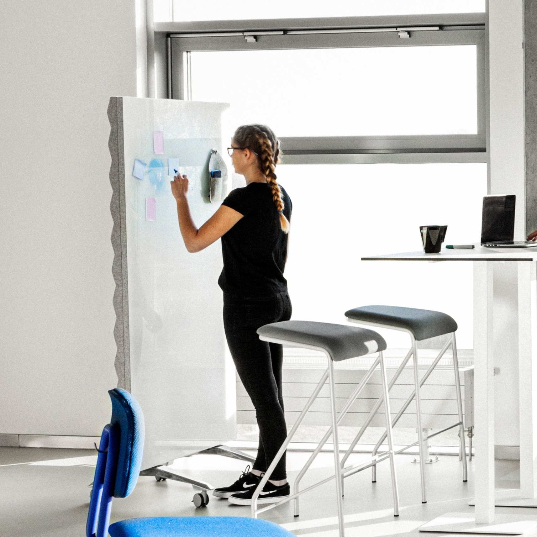 Mostra il prodotto SCREEN acoustic mobile wall with whiteboard, single del produttore VANK
