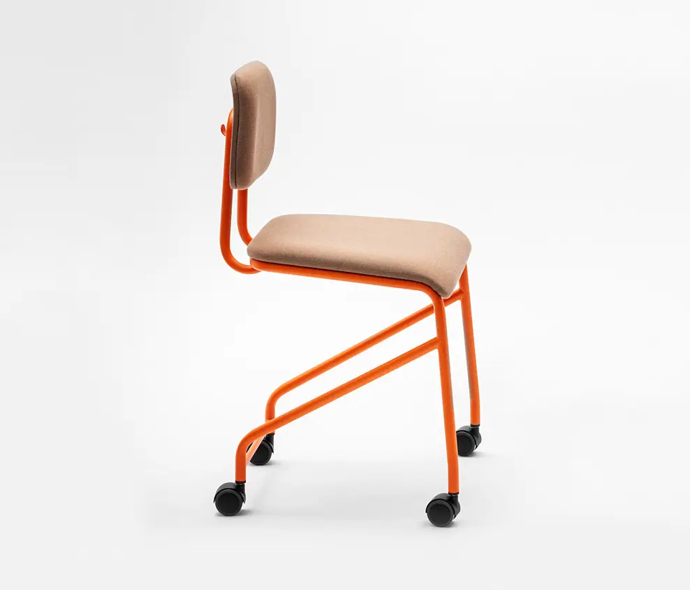 VANK - CO low mobile stool with backrest