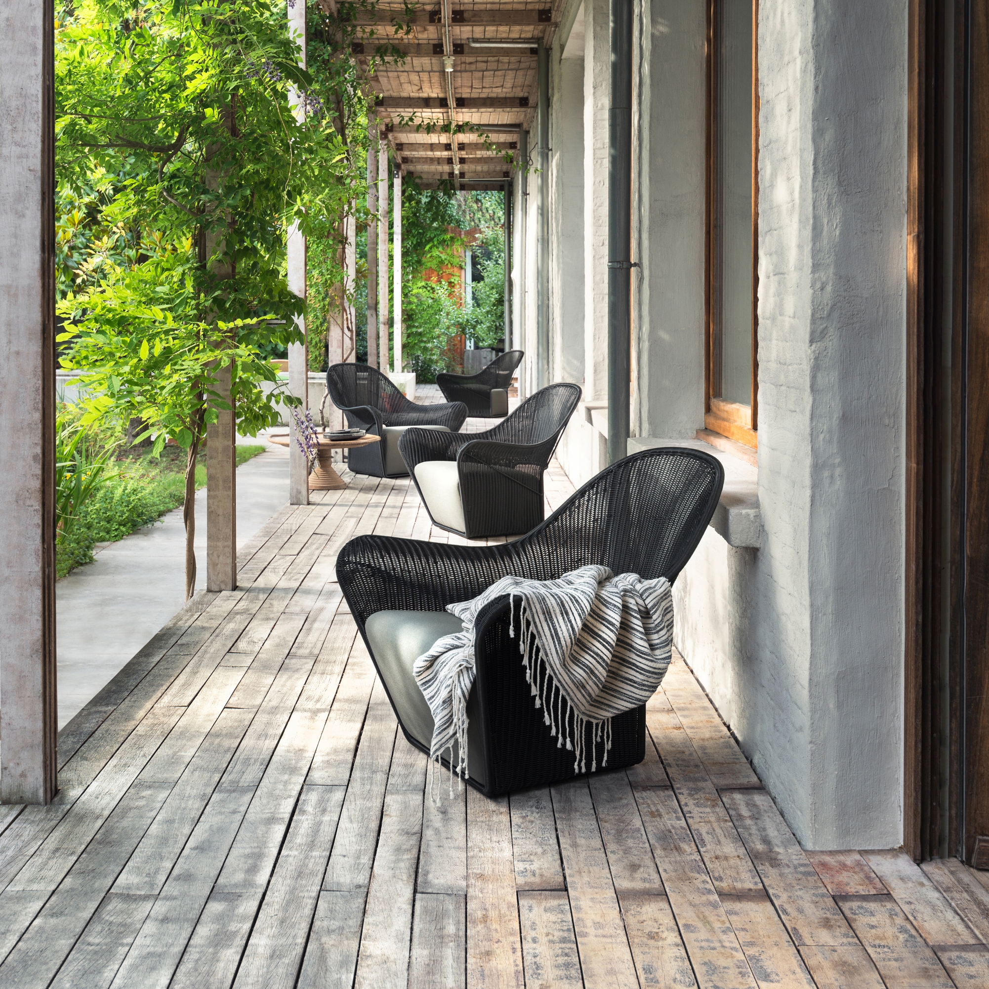 LOUNGE CHAIRS