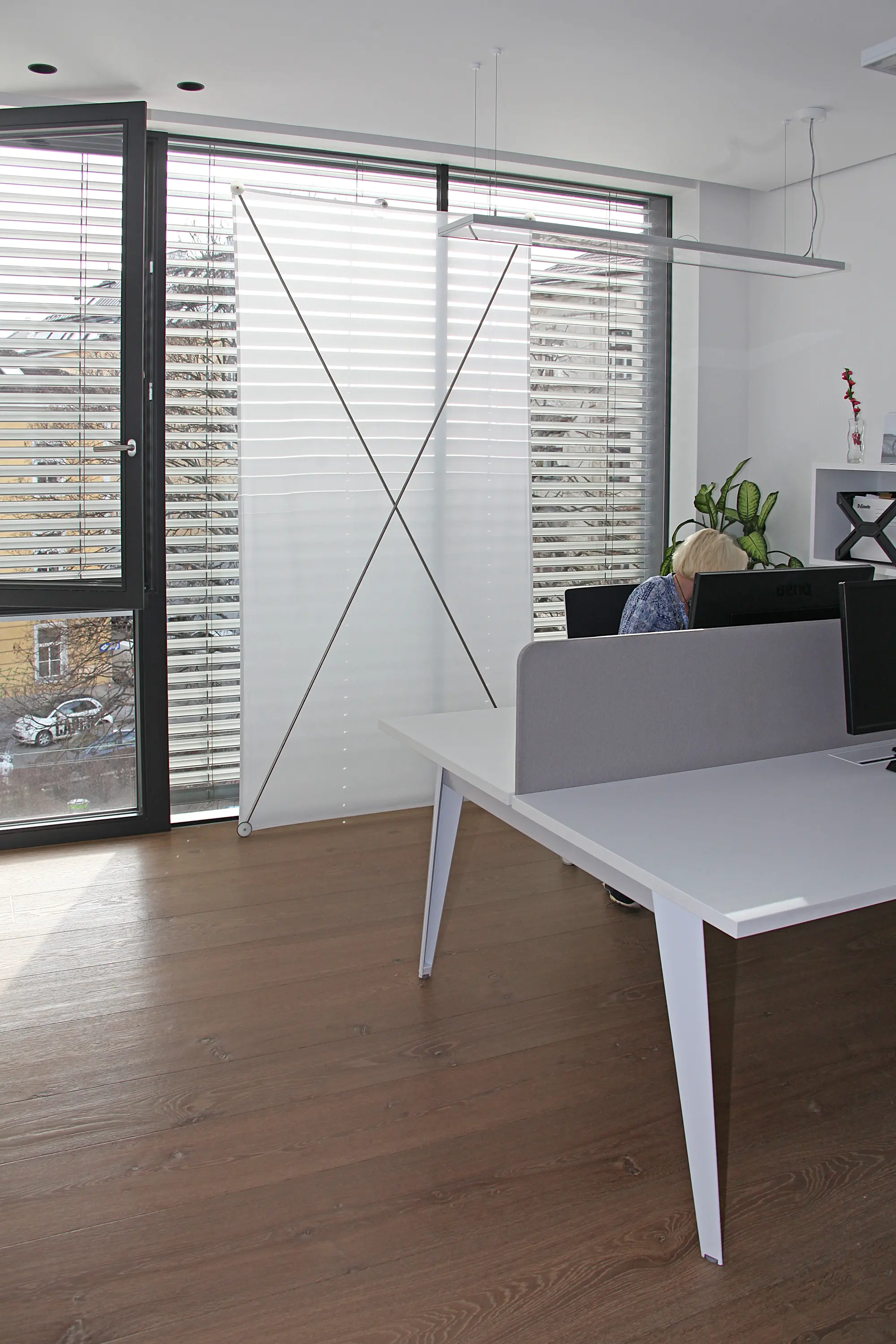 X IN BALANCE - X IN BALANCE_MAGNET room divider in ballon silk