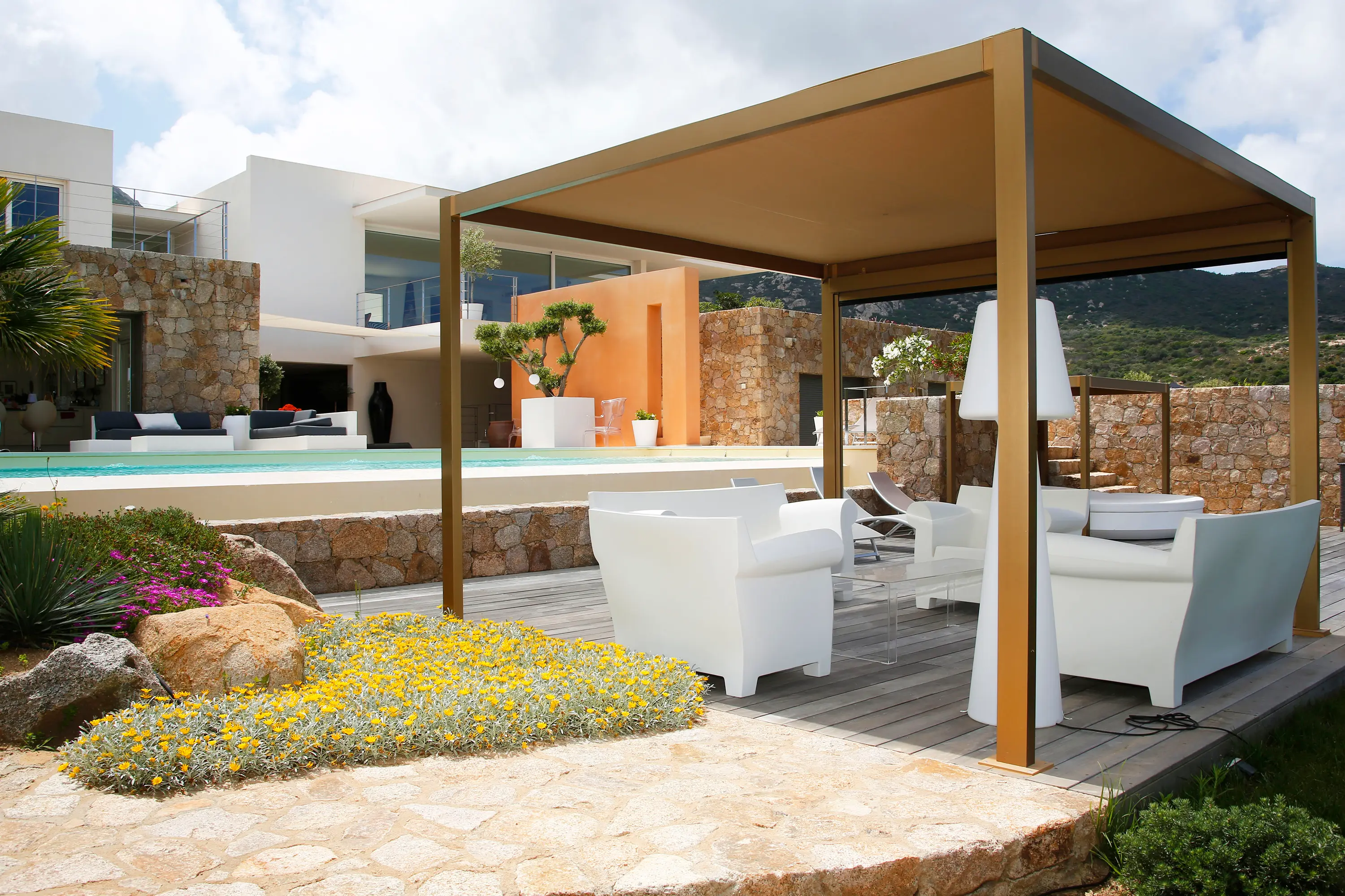 KE Outdoor Design - GENNIUS | SAKI
