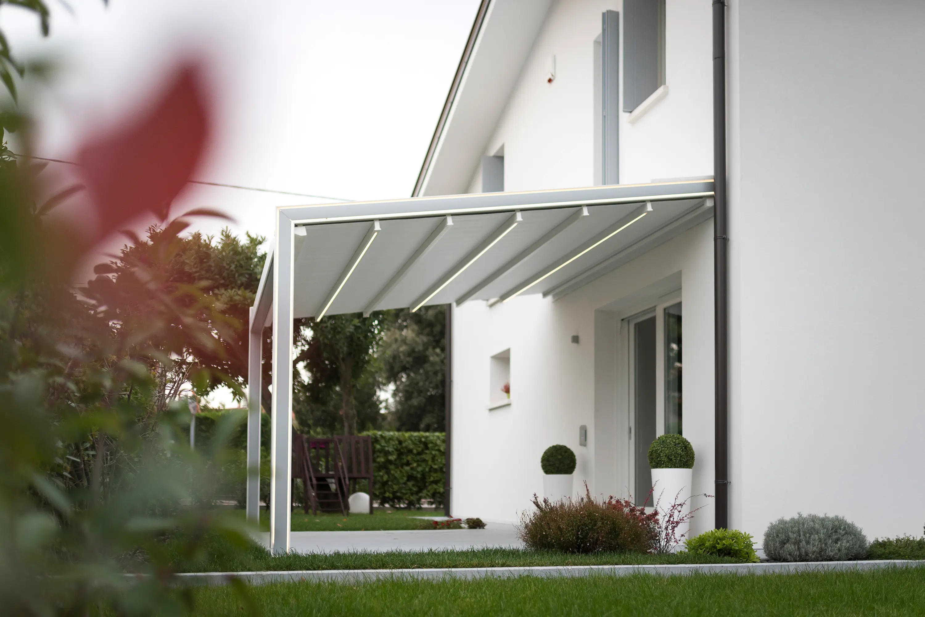 KE Outdoor Design - GENNIUS | VEGA
