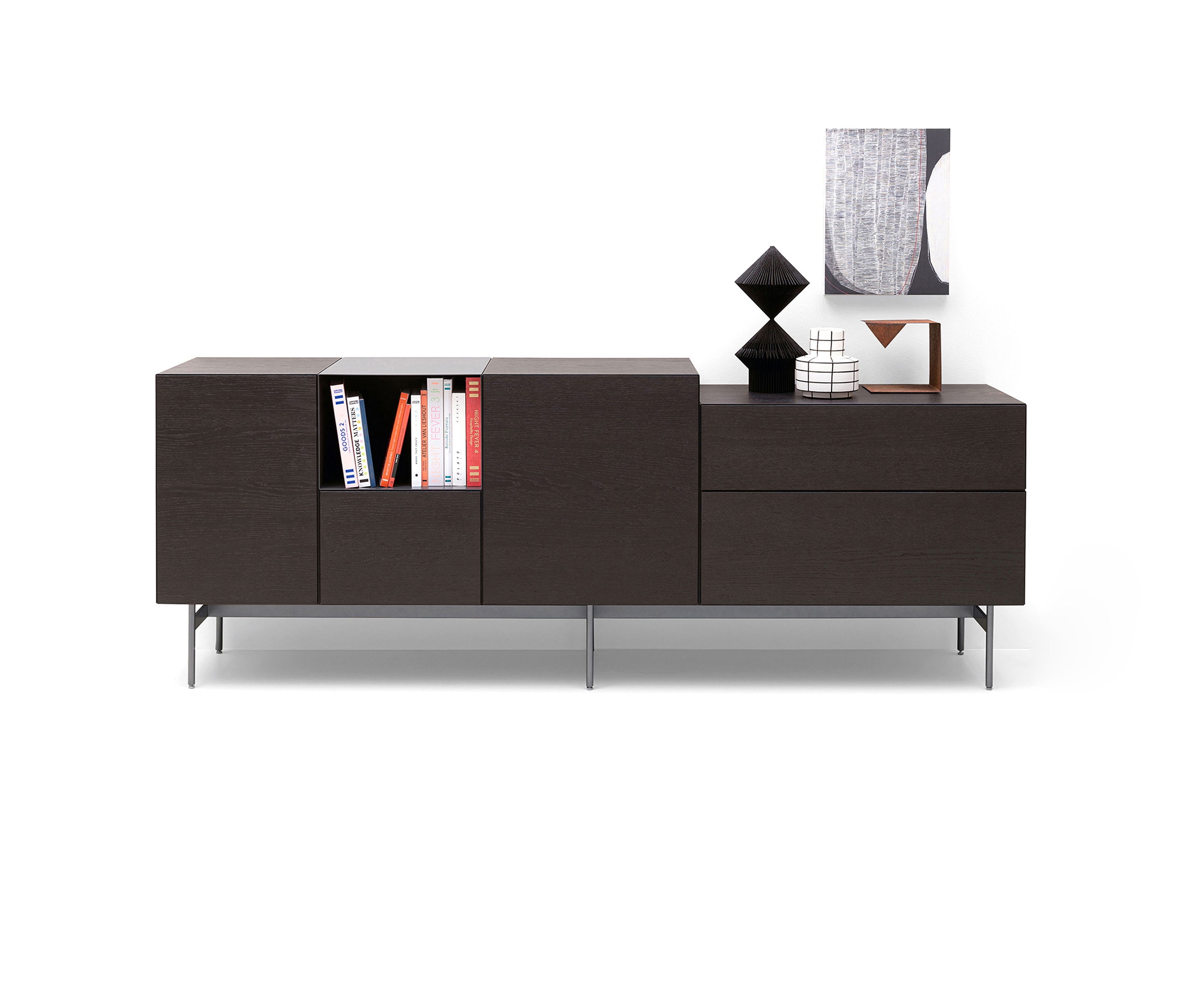 Mostra il prodotto Avenue Cabinets del produttore MD House