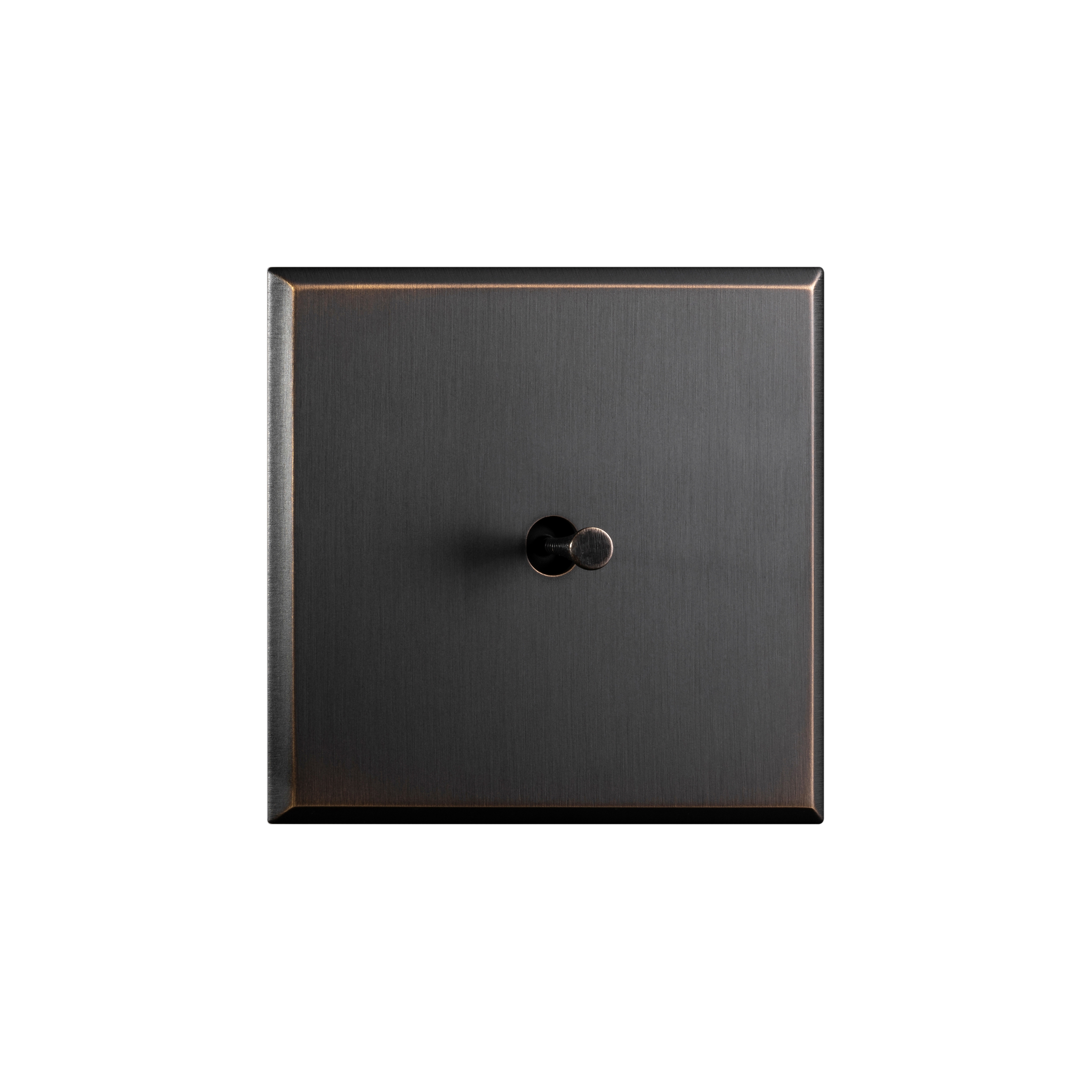 Mostra il prodotto Regent - Medium bronze - Cone lever del produttore Atelier Luxus