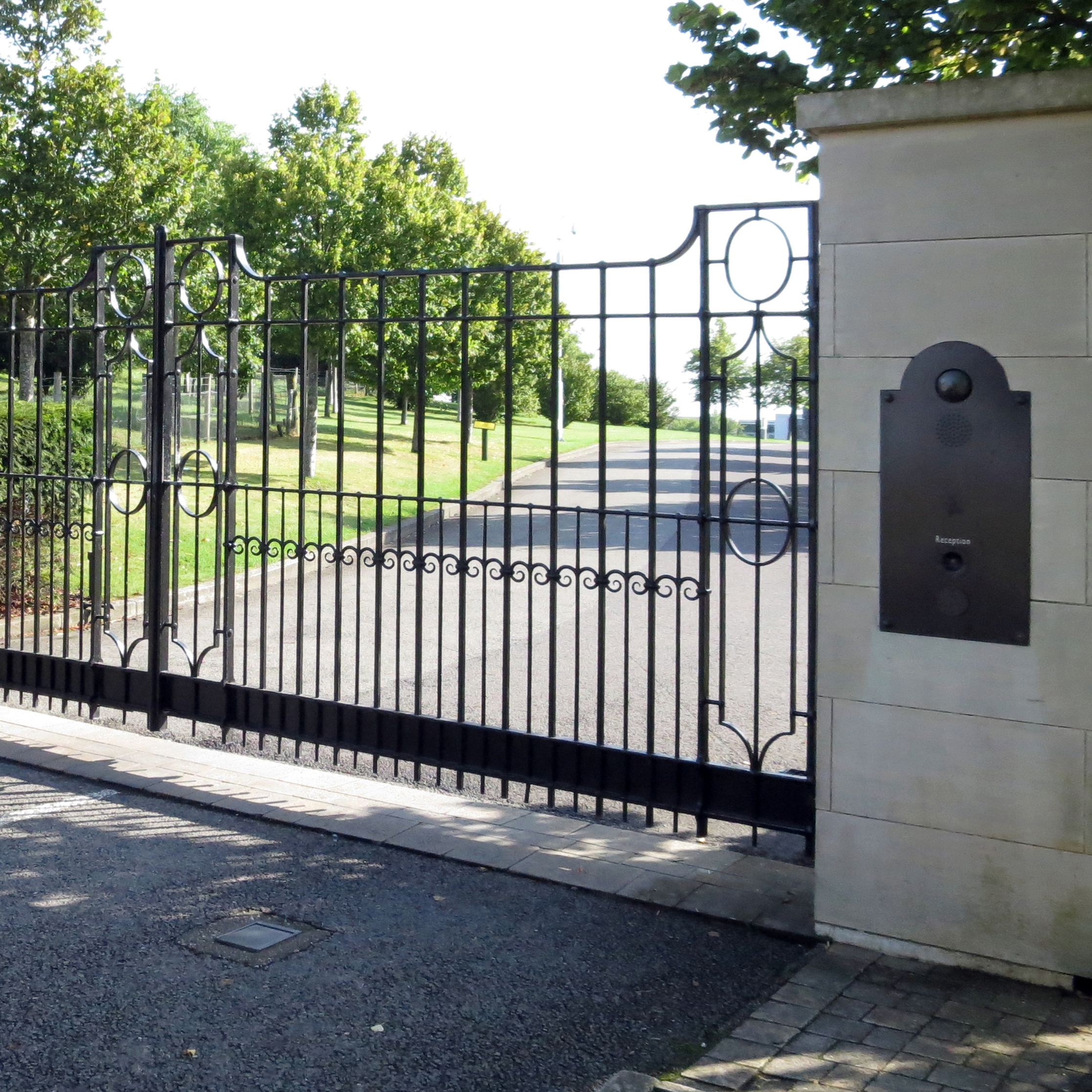 Mostra il prodotto Gates | Rolls Royce del produttore Bergmeister Kunstschmiede