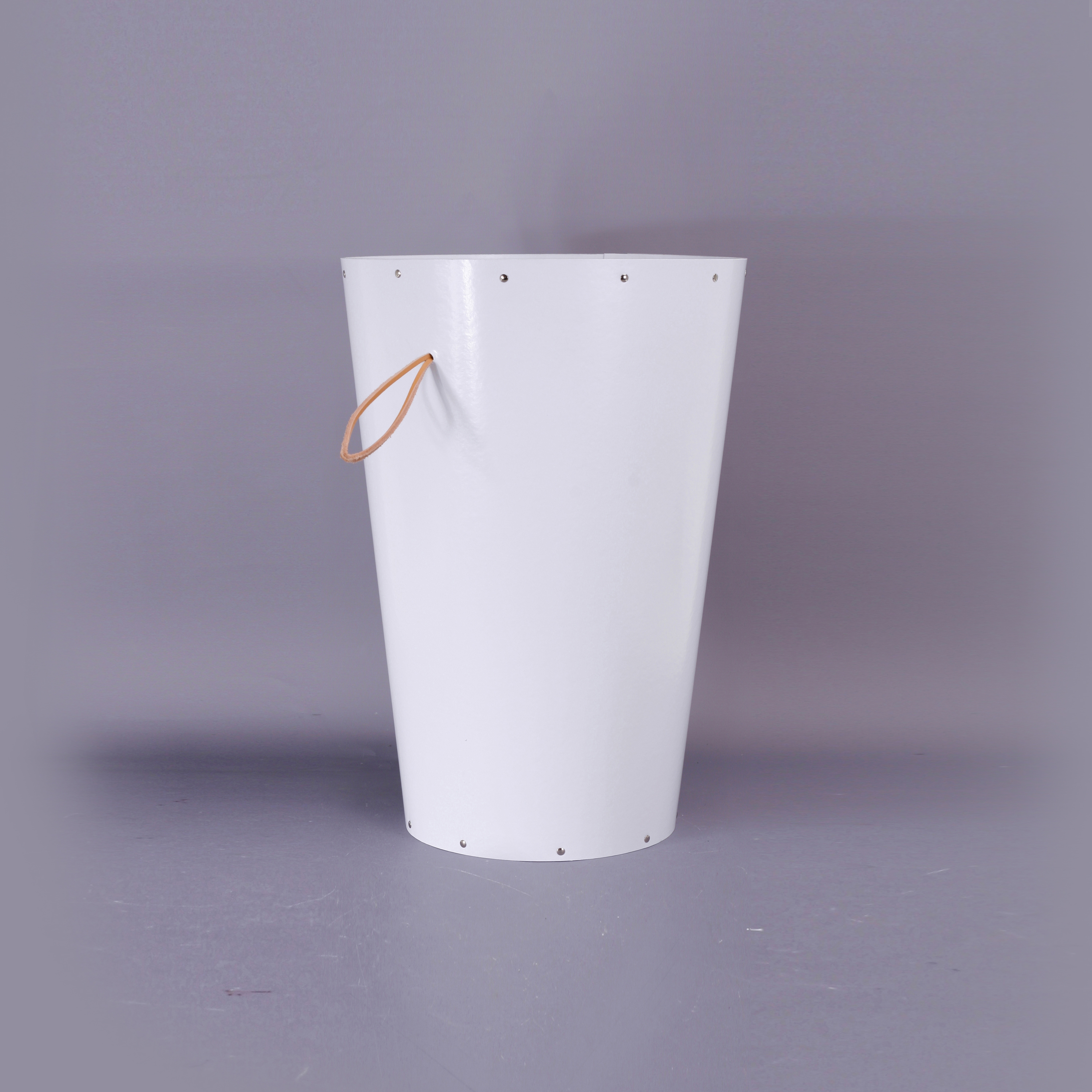 Wastebasket with a leather strap, white