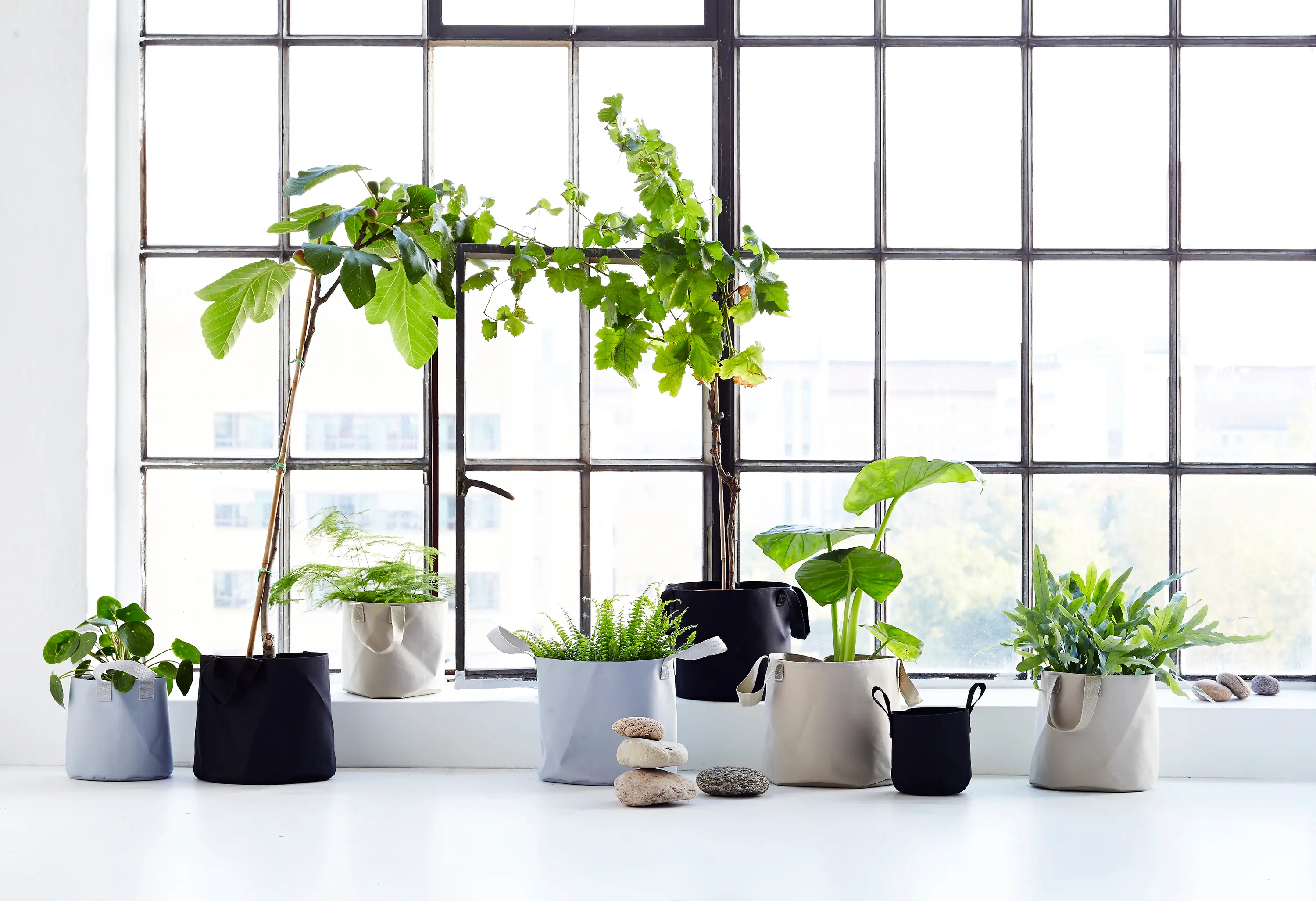 Trimm Copenhagen - Vertical Flowerpot White