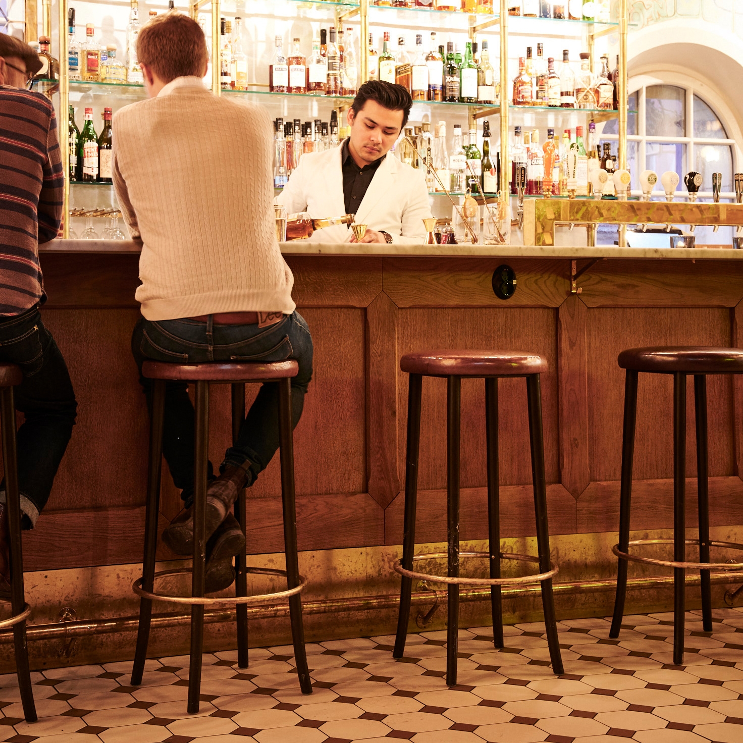 BAR CHAIRS AND STOOLS