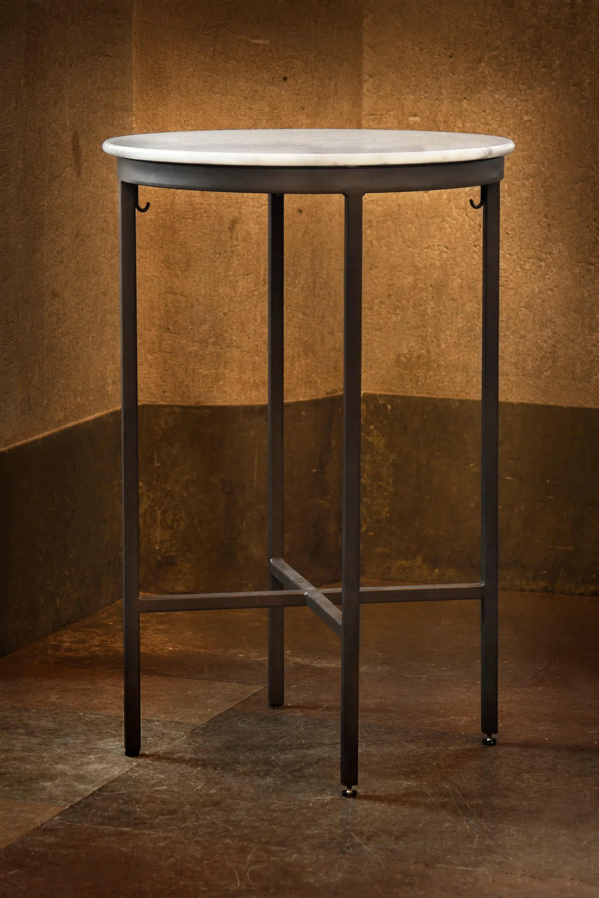 Gemla - BRASSERIE Bar Table