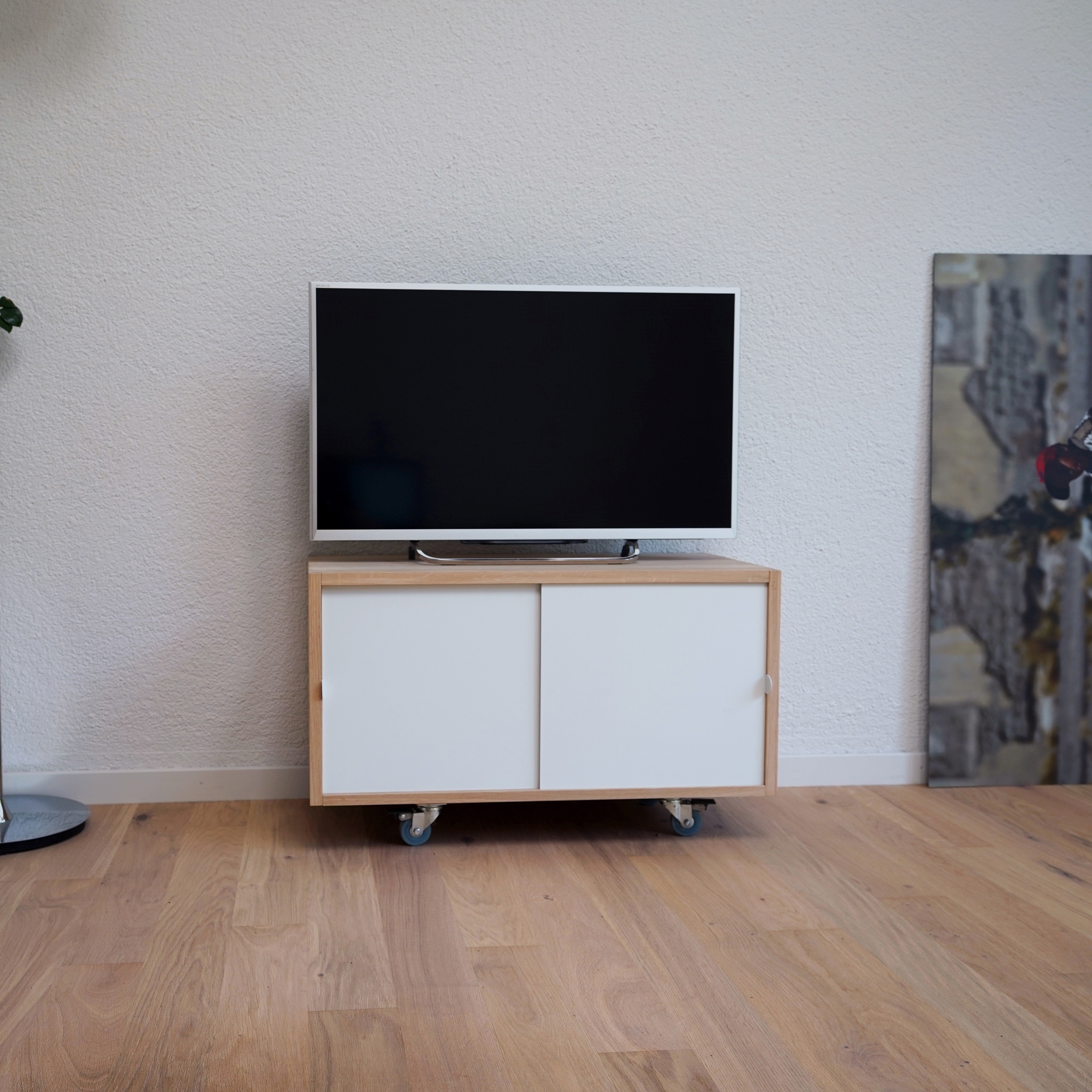 Mostrar el producto Fernsehmöbel del fabricante itschi