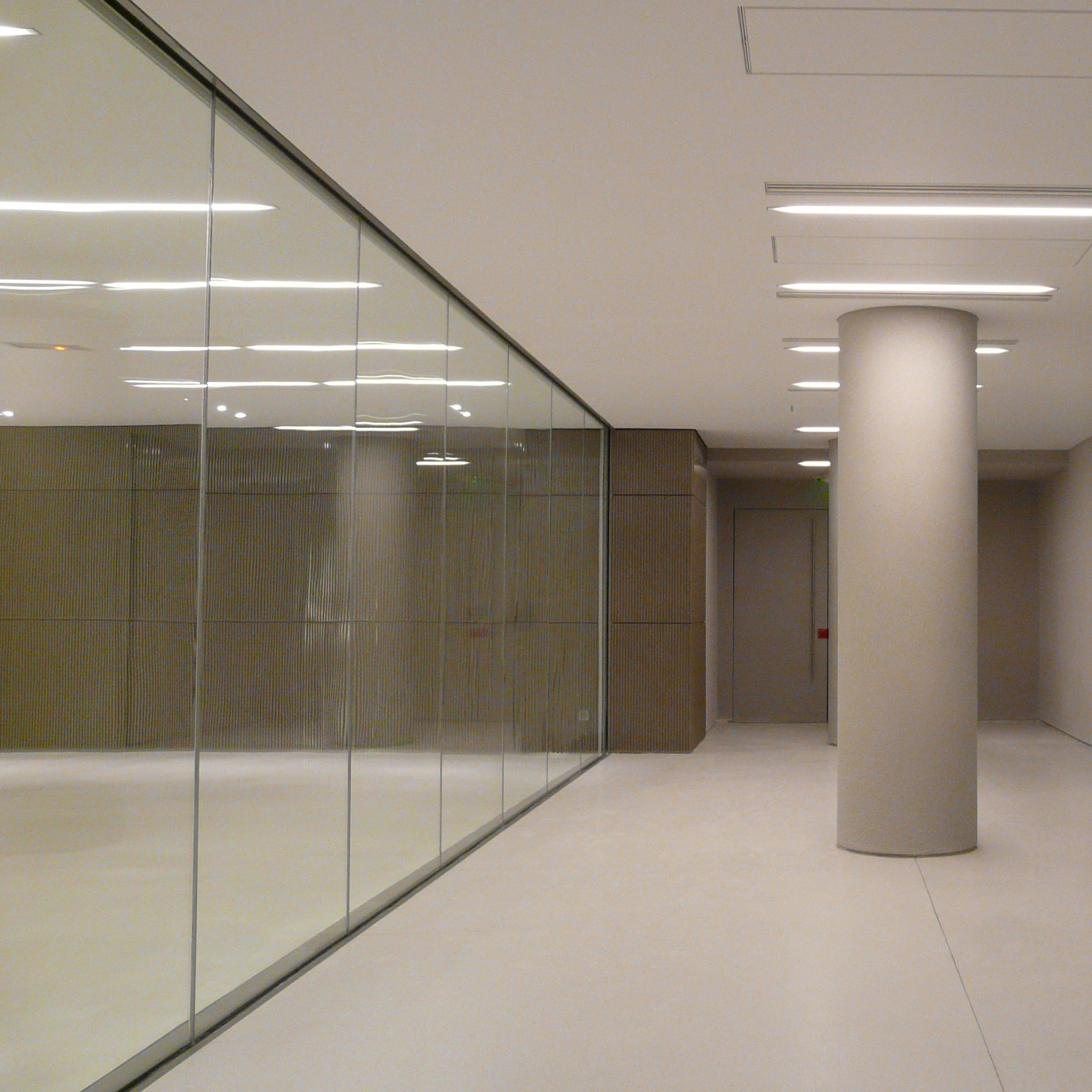 Display product ALUPROTEC edge-to-edge partitions from manufacturer SVF