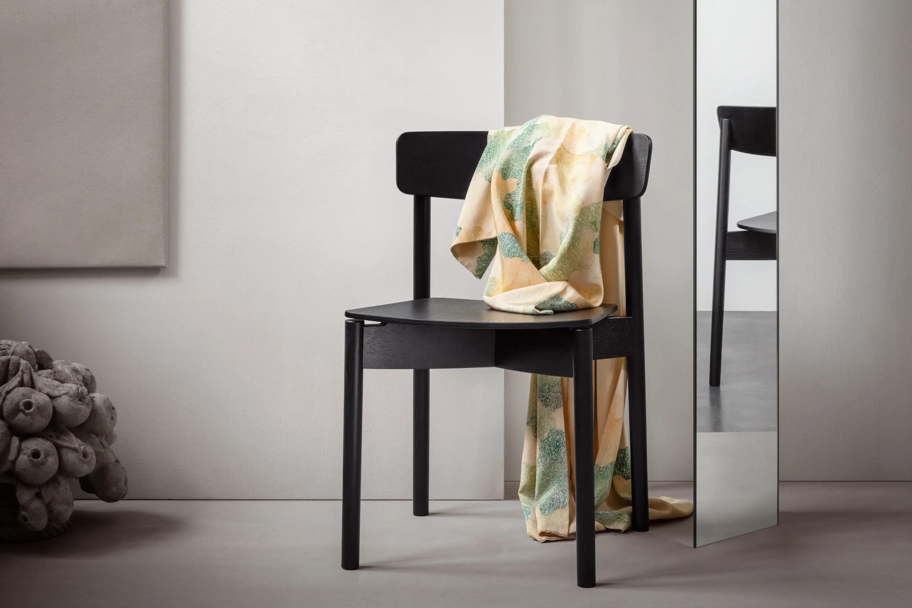 TAKT - T01 | Cross Chair Oak Black lacquer Cognac Leather Dunes