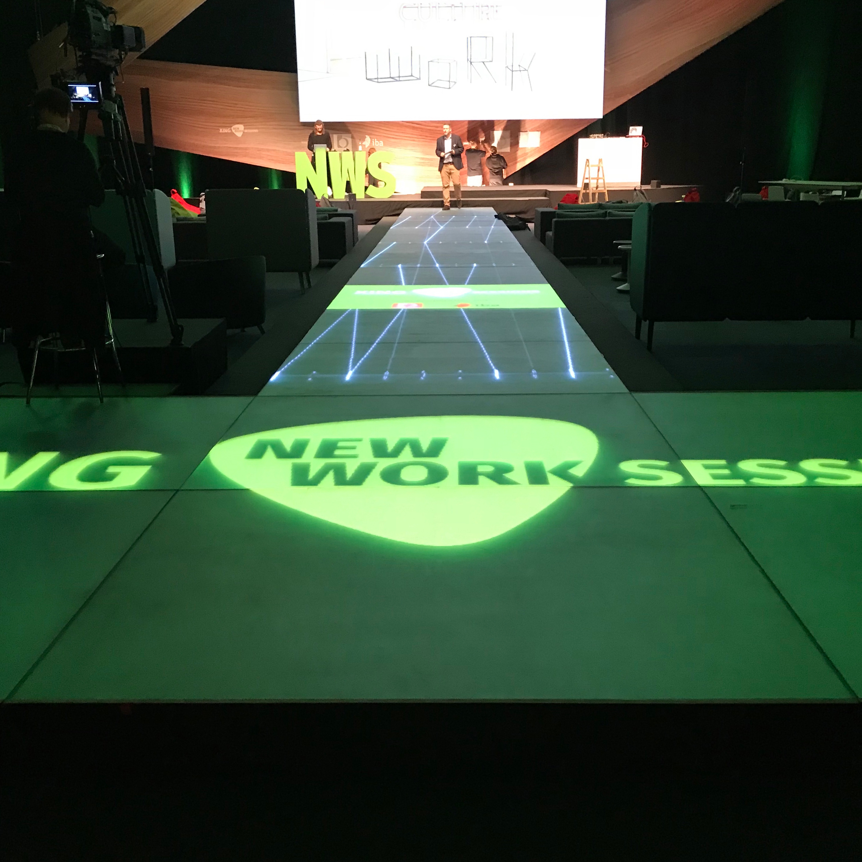 Mostrar el producto ASB LumiFlex | Orgatec Walkway del fabricante ASB GlassFloor