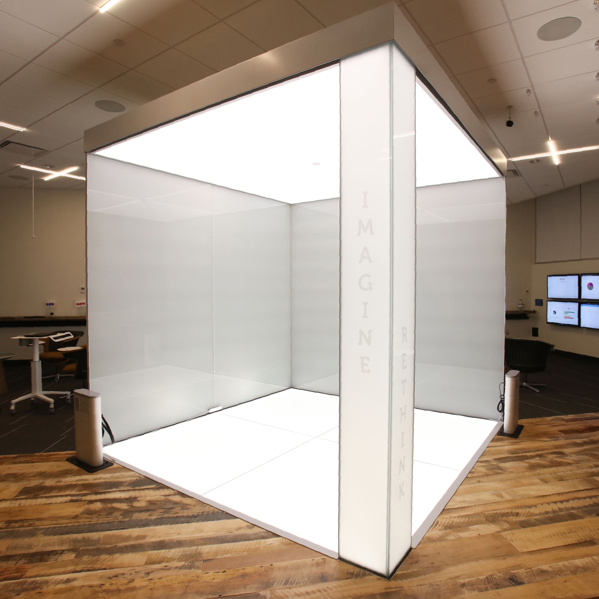 Mostrar el producto ASB LumiFlex | Dell Cube del fabricante ASB GlassFloor