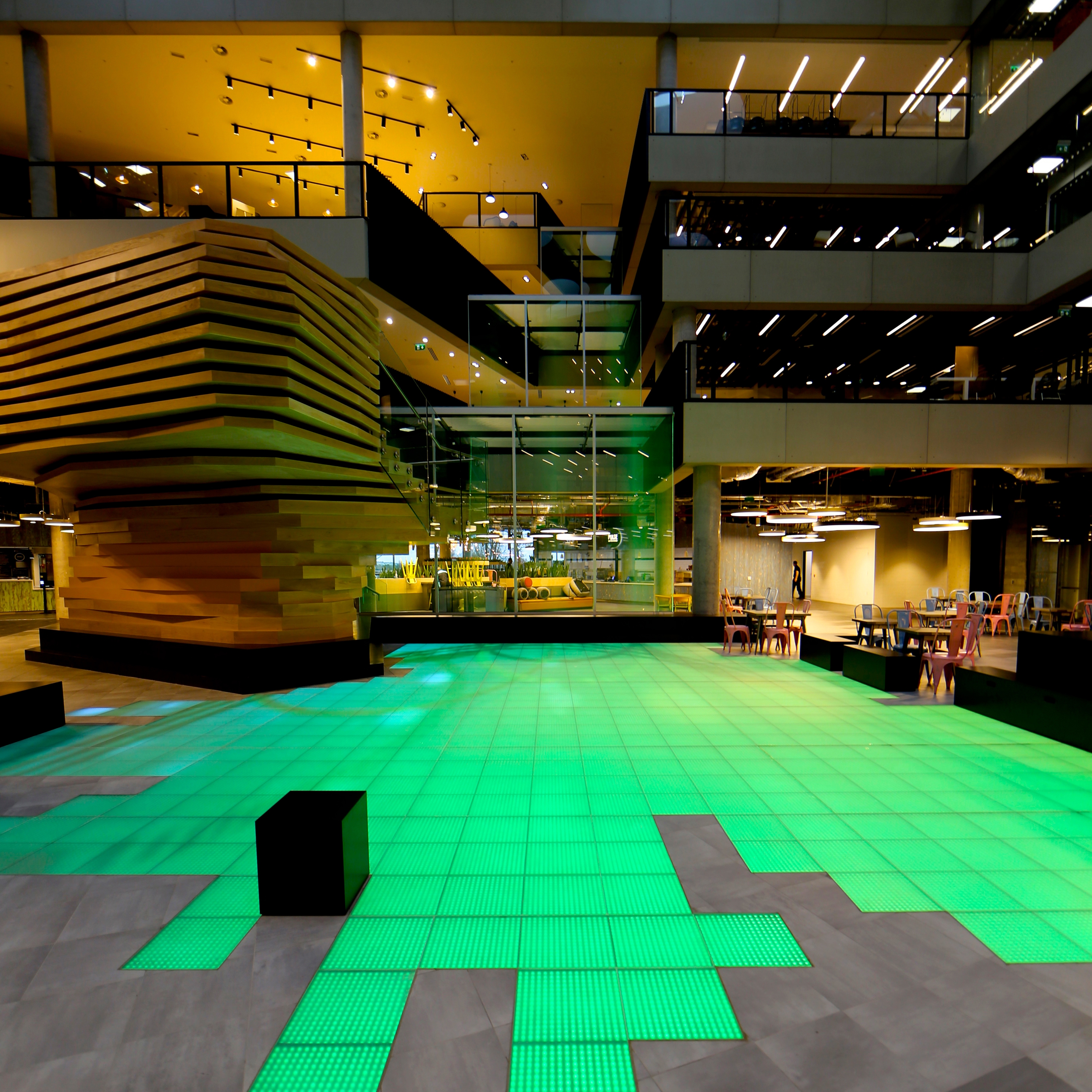 Mostrar el producto ASB LumiFlex | Microsoft Digital Waterfall Lake del fabricante ASB GlassFloor