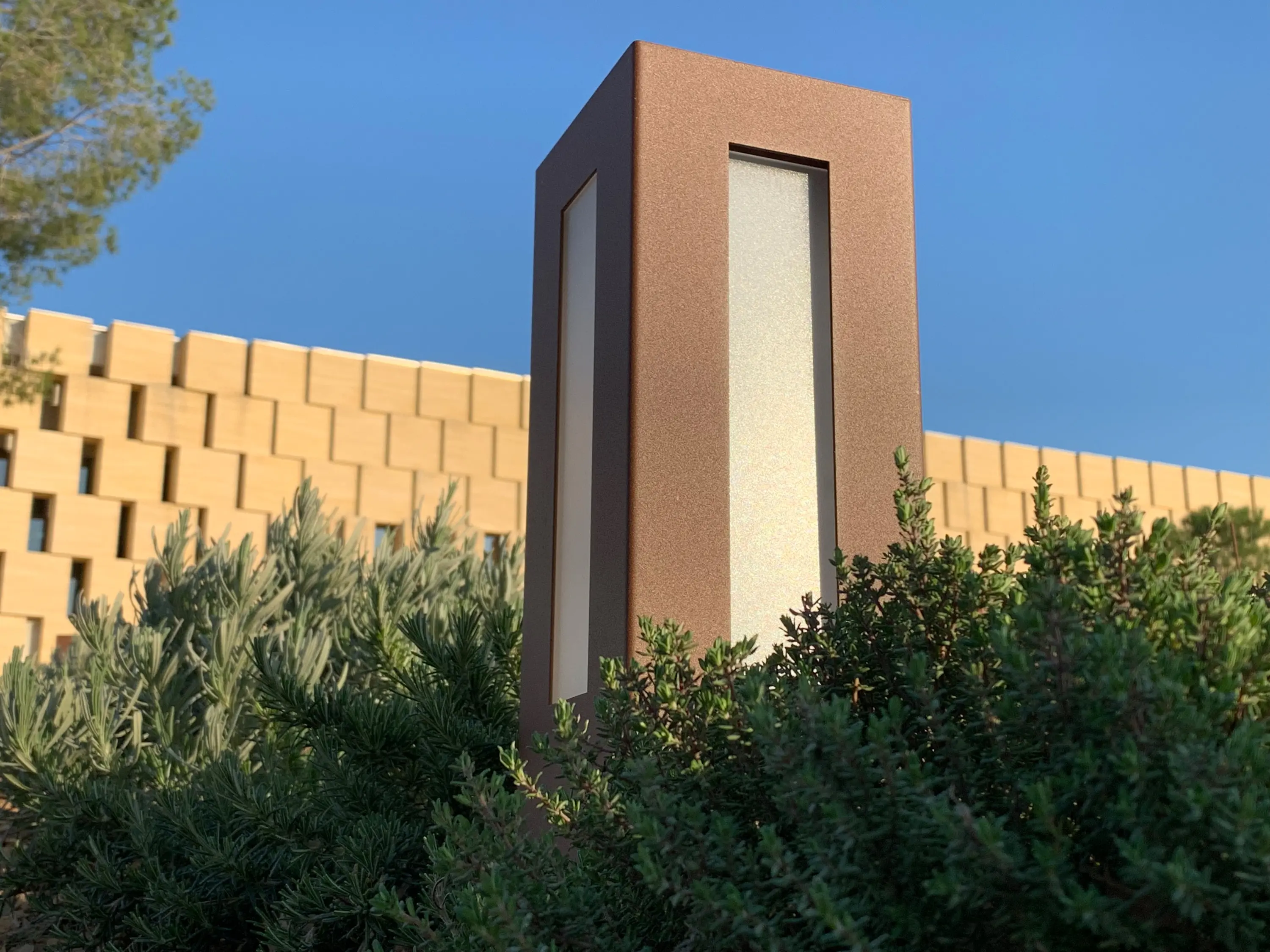 gallery-slide-0