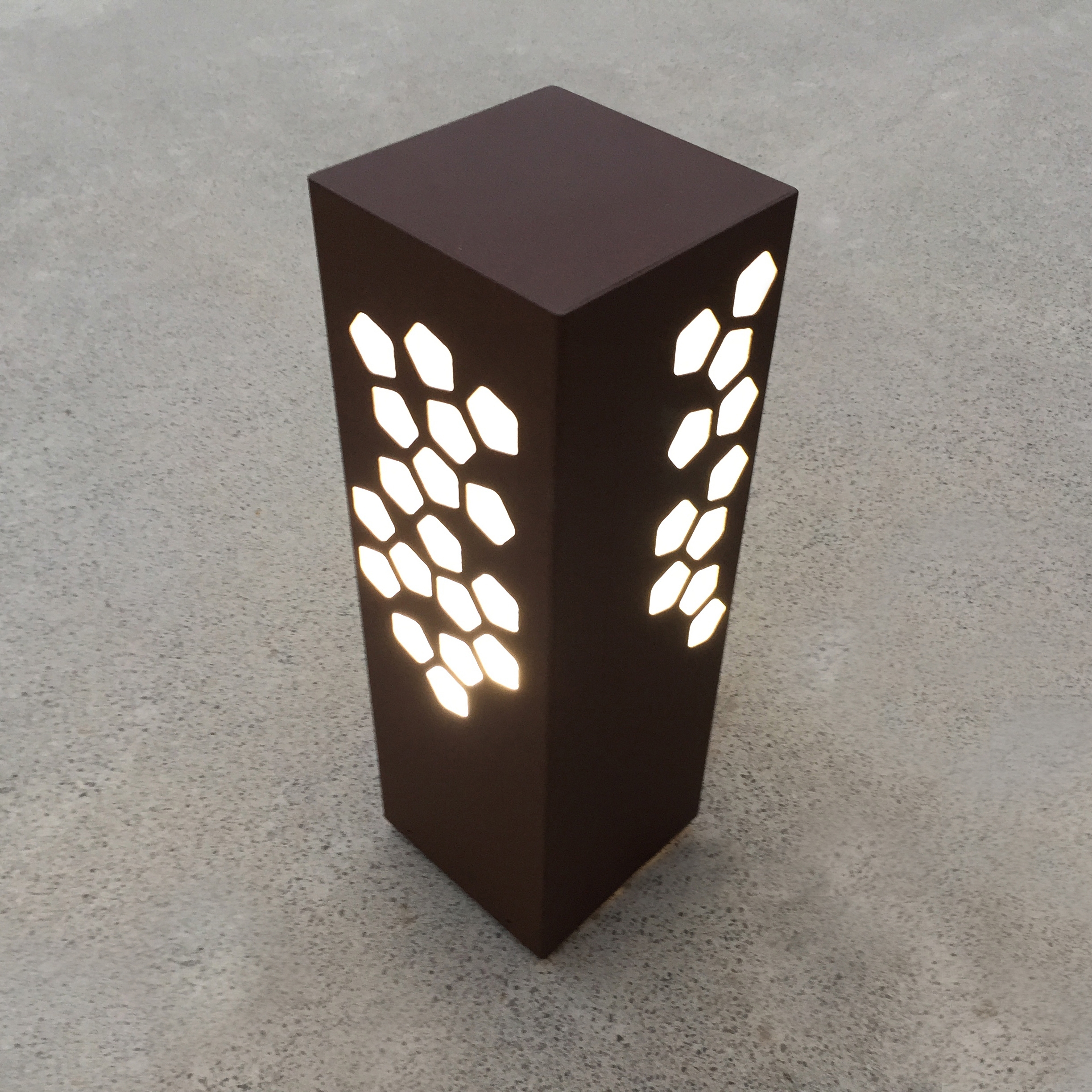 Display product LED pathway light | BN 014 from manufacturer LYX Luminaires